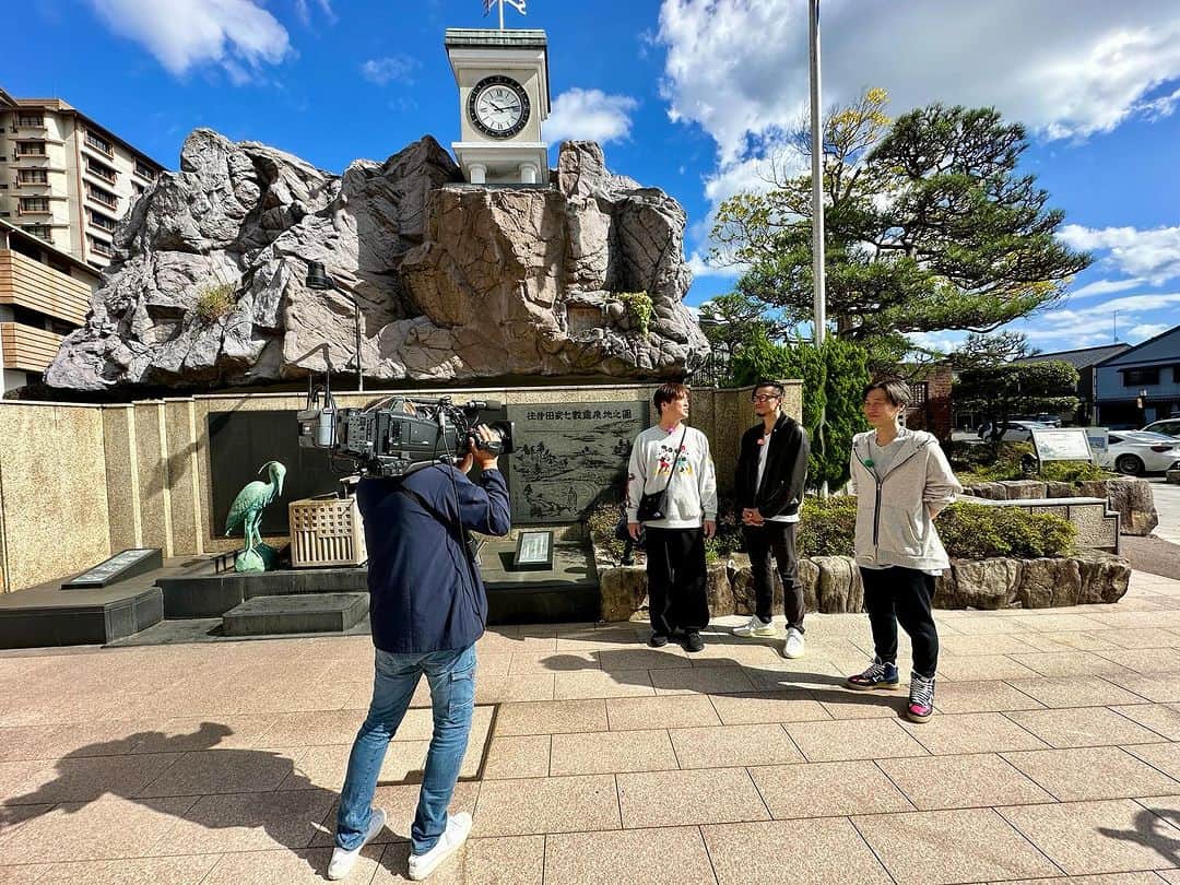 のインスタグラム：「東京に戻りました  石川県七尾市 和倉温泉 また行きたい どころか 住みたい♨️  不便な 快適さ  理想的な 自然が ありました  #純烈 #酒井一圭」