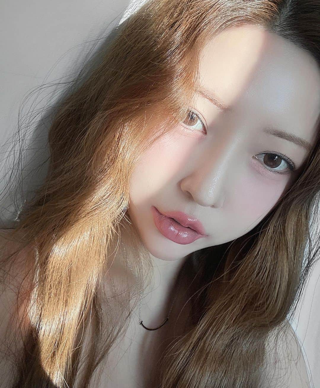 Choi Somiさんのインスタグラム写真 - (Choi SomiInstagram)「⠀⠀⠀⠀ #글랜더 #glander   🫶🏻🤍」10月12日 19時00分 - cxxsomi