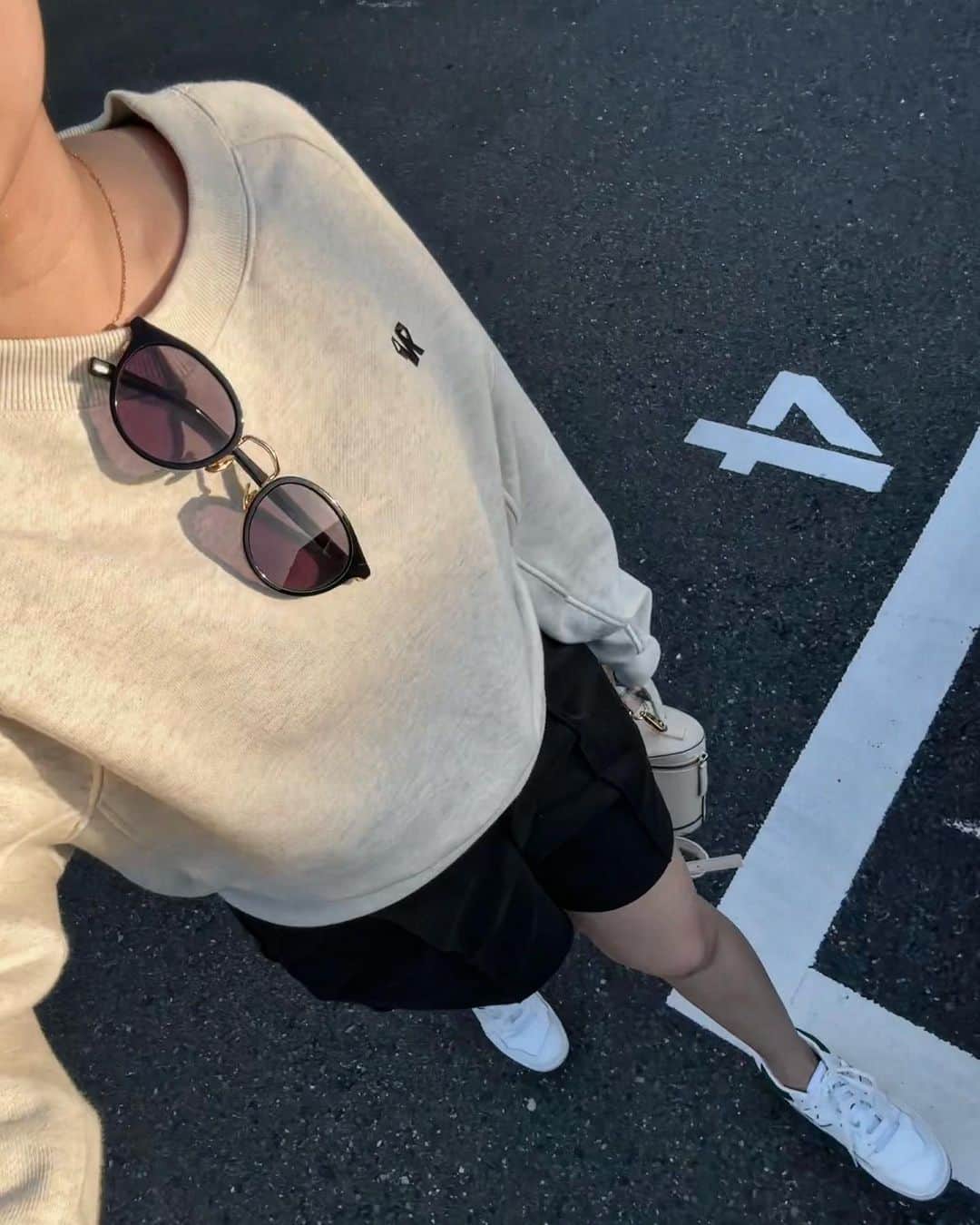 塚本いづみのインスタグラム：「. 昨日一日YouTube撮った☺︎」