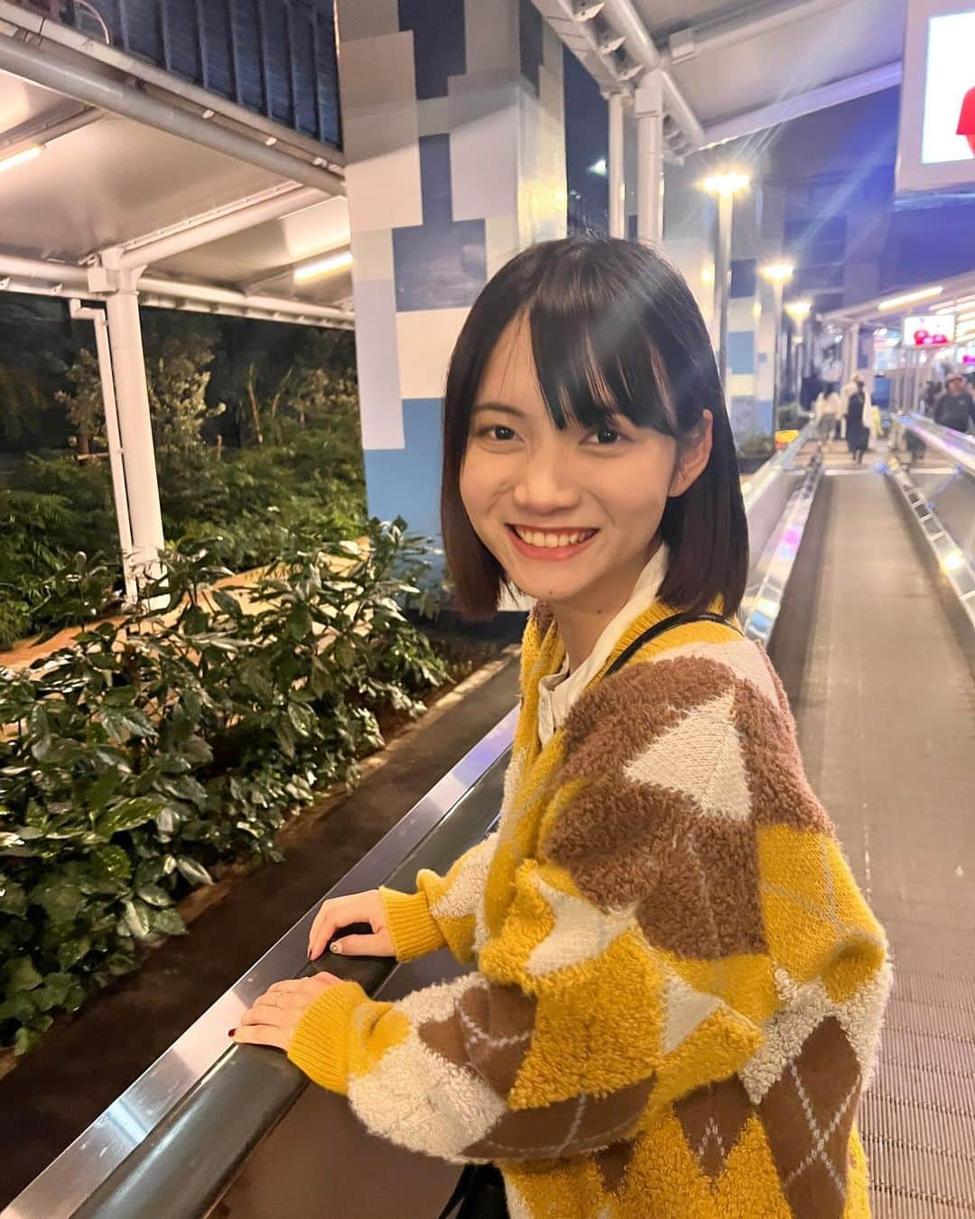 西垣有彩さんのインスタグラム写真 - (西垣有彩Instagram)「アイコン早く変えたい！  けど良い写真がまだないので、暫くかき氷の冷たさに耐えてもらいます🍧  #皆さんの#秋#の予定は#何ですか〜？#私は#秋っぽい帽子を買いたいです#🌰#西垣有彩」10月12日 19時00分 - arisa_nishigaki_official