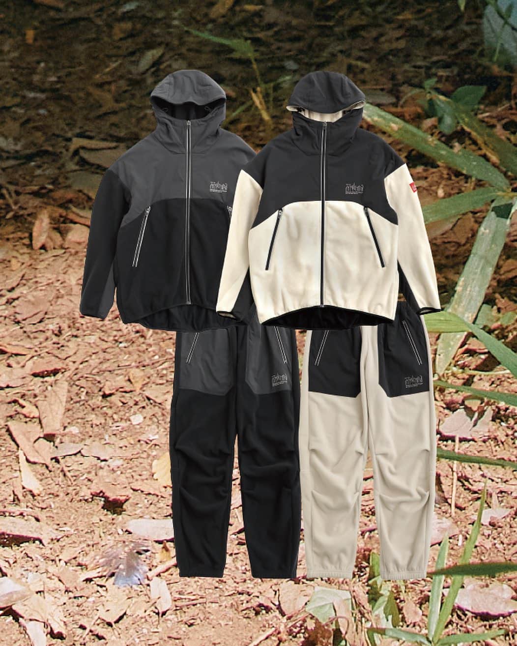 のインスタグラム：「. 昨年大好評であったフリースのアパレルラインが再登場！  POLARTEC WIND PRO FLEECEを使用し、軽量で防寒・防風性にも優れたトップスとボトムスがラインナップ。  部分的にコーデュラナイロンを使用し、リフレクタープリントを配すなど機能性も光るアイテム。  2023/10/21(土)発売 ※オフィシャルオンラインストアでは10/20(金)発売  #manhattanportage #newyork #nyc  #apparel #マンハッタンポーテージ  #アパレル #秋冬 #秋冬ファッション」