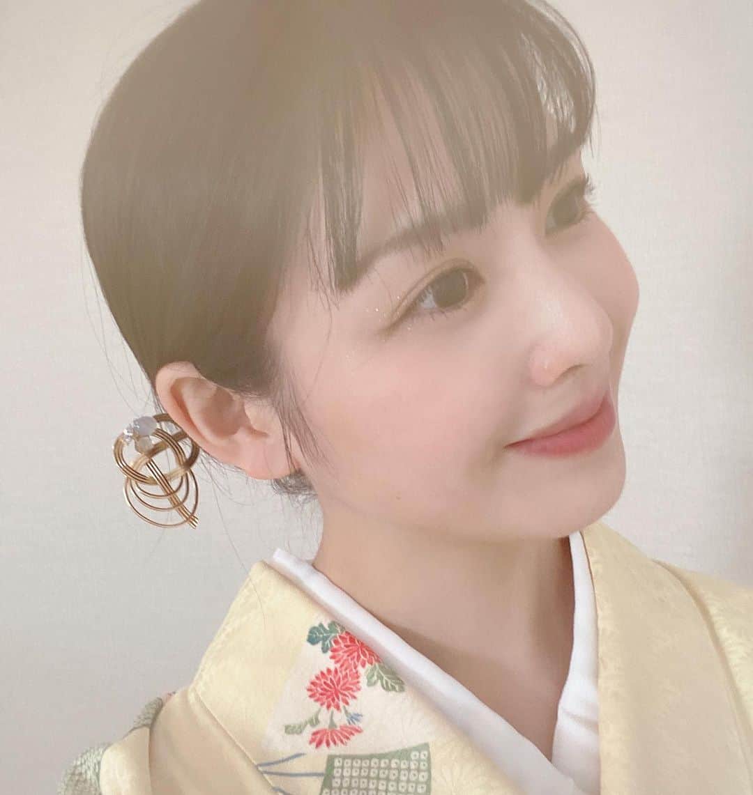 玉木碧のインスタグラム：「今日も茶道のお稽古🍵 お稽古中は簪つけられないけど、終わってからさして楽しんでます♪  #着物 #和服 #簪 #andiima」