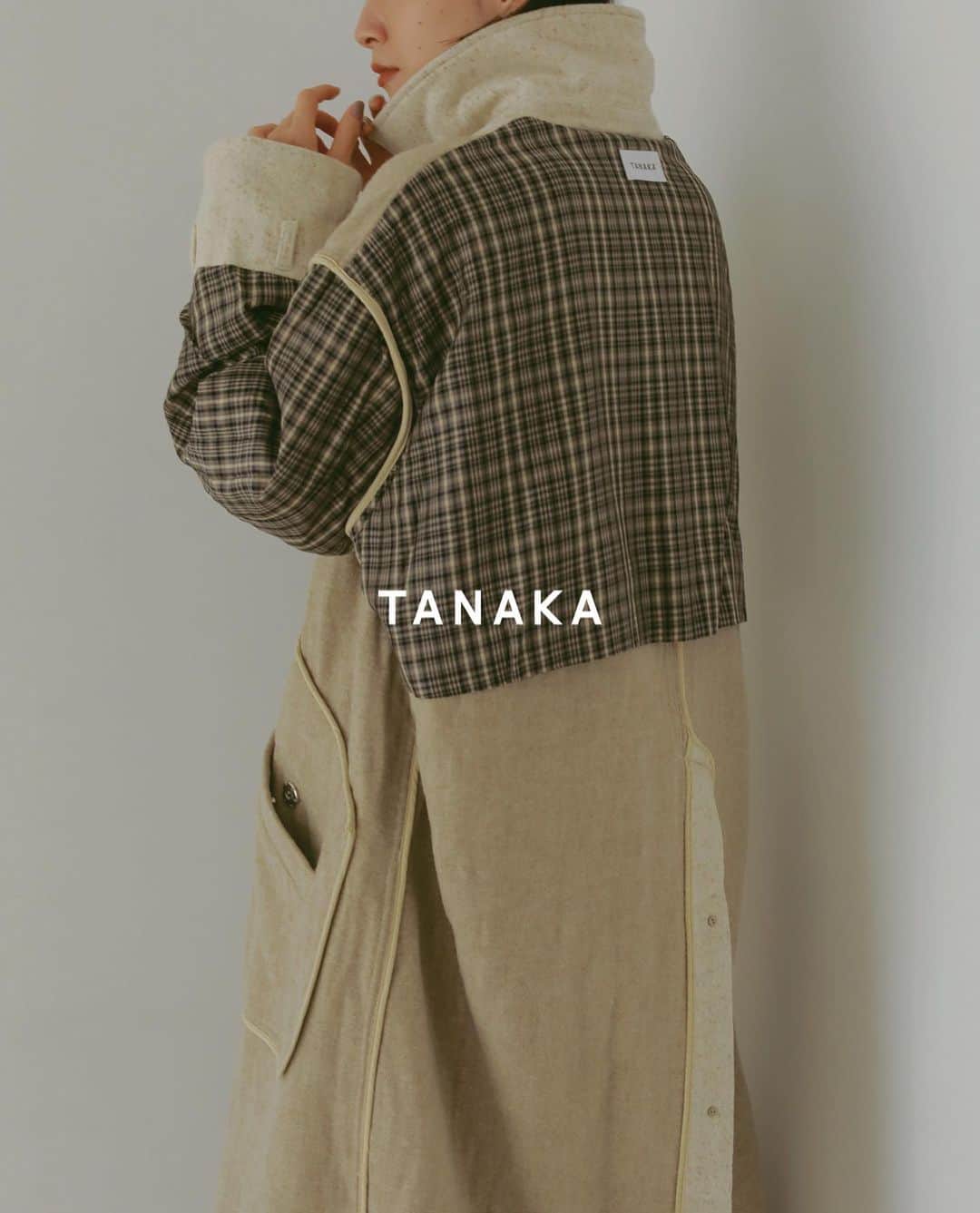 CASA FLINEさんのインスタグラム写真 - (CASA FLINEInstagram)「NEW ARRIVAL  TANAKA  性別、世代を超え、永く愛され 未来につながる服を創る事。  NewYorkを拠点に、上質なデニムを中心としたコレクションを発表する注目のブランド。    THE COAT_ST123 ¥139,700 Color NATURAL  滑らかで柔らかい肌触りのシルク混生地のロング丈コート。 チェック生地のフラシ半裏（背中方部分のみ裏地付）仕様。  ————————————————————————— #casafline #sustainable #ethical #casafline2023AW」10月12日 19時35分 - casa_fline