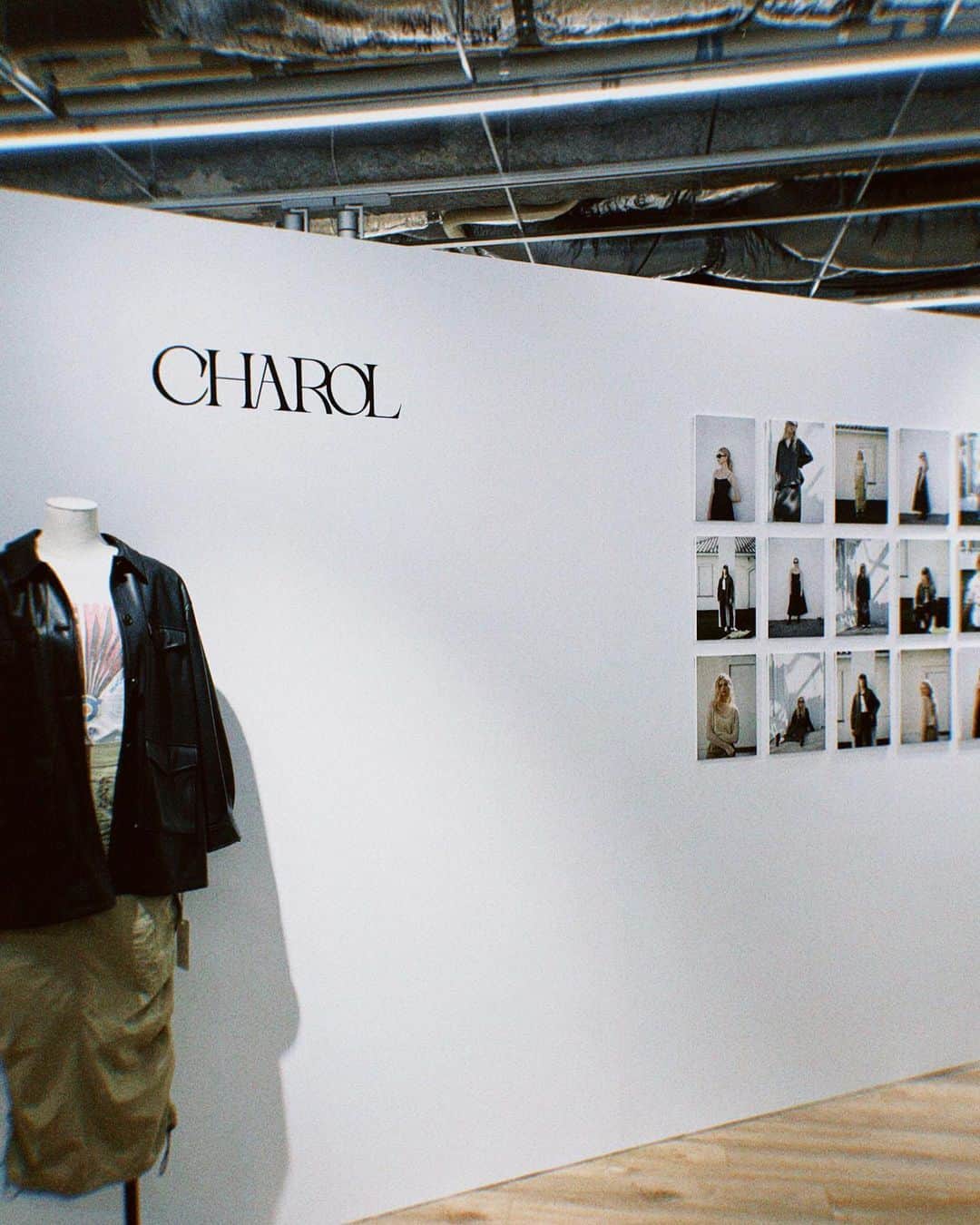 日下部ゆいこさんのインスタグラム写真 - (日下部ゆいこInstagram)「. @charol___official  @mecre_official  . の展示会。 どちらも可愛かった♡‼︎ . 最近は子供の習い事が増えて 「送迎の時に着られるような服」 という視点で選びがちなのですが... . そんなことを気にしていたら お洒落はできない、と思い立ちました。笑 個性を大切にしよう。 自分らしくね。 . . #mecre#charol#fashion#me#コーデ」10月12日 19時43分 - yuiko_kusakabe