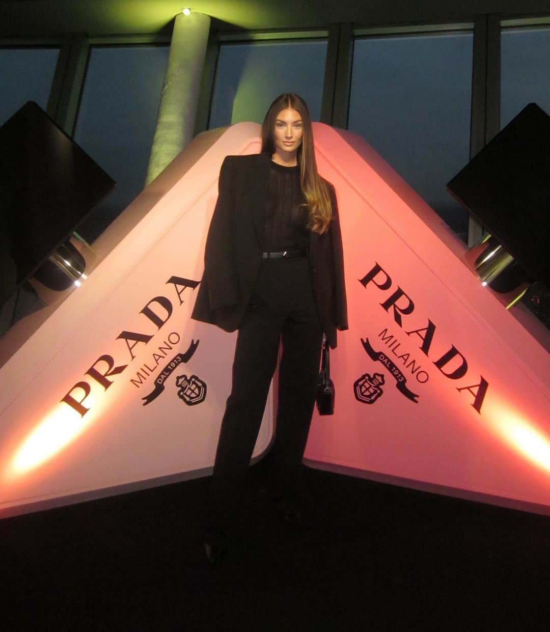 ロレーナ・ラエさんのインスタグラム写真 - (ロレーナ・ラエInstagram)「ANZEIGE| celebrating @pradabeauty last night #pradabeauty #pradaparadoxe #pradafragrances #neverthesamealwaysmyself」10月12日 19時55分 - lorena