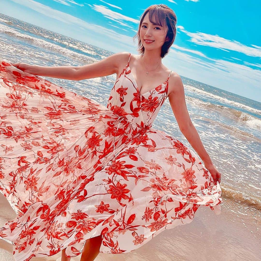 のインスタグラム：「前回のイベントで❣️ ⁡ ファンの皆さんとお話しをさせて頂いた際に..☺️💕 ⁡ た〜くさん！！ 褒めて貰えた "ワンピース“ 🫶✨✨ ⁡ 街山もこのワンピースには思い入れがあって お気に入りの１着だから褒めて貰えて嬉しかったなぁ🥰🥰 ⁡ いつも街山の投稿を楽しみにしてくれて ありがとう！❤️ ⁡ ⁡ 次回のイベントは 11/5 (日) 🎃ハロウィンイベント🎃 になるよ！✨ ⁡ 今週末〜 チケット販売始まるから またお知らせしますね📢💖💖 ⁡ ⁡ 💠３枚目〜 グラビアポーズ！！は サブスク投稿で公開中です🥰🥰 ⁡ ⁡ ⁡ ＼＼お知らせ／／ ⁡ 現在、街山みほ -グラビア人生 最終章-  の写真集である『Phantom』が発売中ですが.. ⁡ 4年間続けてきた、私のグラビア魂を🔥 ⁡ 皆さんの胸に焼き付けてほしい、残しておきたい‼️ ⁡ と、思いまして💡 ⁡ 今までのグラビア写真、オフショットや未公開ショットなどを..📷💖 ⁡ 今後は❗️ "Instagramのサブスクリプション限定" で 公開していきます☺️✨ ⁡ この機会に、街山みほの -グラビア人生- を しっかりと目に焼き付けてください❤️‍🔥❤️‍🔥 ⁡ ⁡ ✨サブスクリプションの特典✨ ・登録者バッジ ・限定コンテンツ ・舞台裏 ・感謝の表明 ⁡ 月額¥800 ⁡ 今後、グラビアなどの写真はサブスクリプション限定でコンテンツ公開します🫶💕  #まちみー #街山みほ #イベント #ハロウィン #海 #ワンピース #かわいい #綺麗 #グラビア #水着 #モデル #japan #girl #cute #beautiful #可愛」