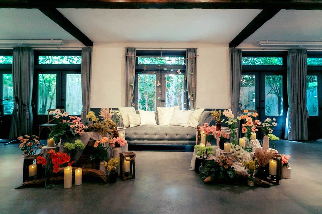 BARN&FOREST148さんのインスタグラム写真 - (BARN&FOREST148Instagram)「@barn_and_forest148 #100年後も語り継がれる結婚式  ・ ・ mimosa... *  ブライダルフェアのご予約やお問合せは InstagramのDMでも承っております*  #メイン装飾 #会場装飾 #メインテーブル #千葉花嫁 #会場装飾 #ナチュラルウエディング #バーンアンドフォレスト148 #148cafe #ガーデンウエディング #メインテーブル装花 #barnandforest148 #卒花嫁 #プレ花嫁 #高砂装花 #千葉結婚式 #森の装飾 #バーンウエディング #装花イメージ #barnwedding #ラスティックウエディング #バーンアンドフォレスト #ガーデン挙式 #148花嫁 #流山おおたかの森 #千葉結婚式場 #披露宴会場コーディネート #結婚式場 #ミモザ」10月12日 20時00分 - barn_and_forest148