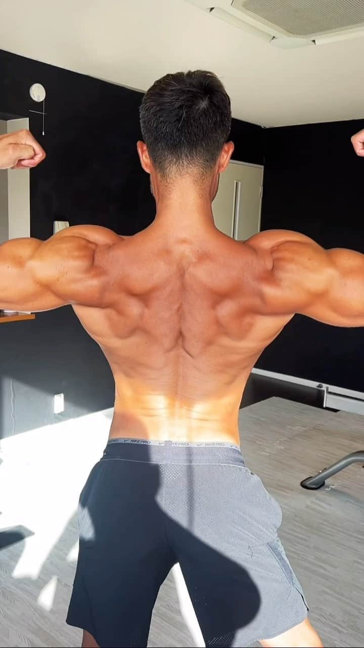 Ethan 佑太 Schellinのインスタグラム：「今年今まで以上に力を入れた背中の動画です😊 オールジャパン1ヶ月くらい前の動画🔥」