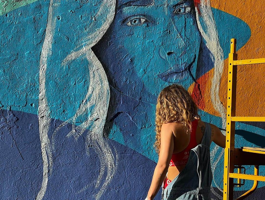 ブリトニー・パーマーさんのインスタグラム写真 - (ブリトニー・パーマーInstagram)「First big mural in Wynwood, Miami. Amazing crew, painting for @onlyfans .  Excitement and doubts filled my mind. In the end, it's a blast! Looking forward to tomorrow. Stay tuned! @officialtetro @ashley_nola83 @kamela @brittneypalmerart」10月12日 11時59分 - brittneypalmer