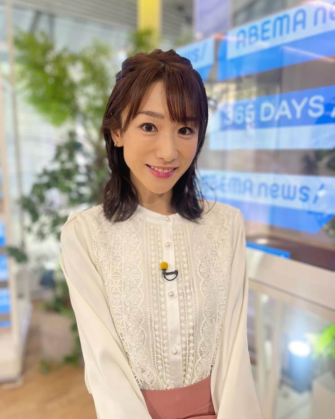 堂真理子のインスタグラム：「今朝もアベモニをご覧くださった皆さま、ありがとうございます😊 朝はひんやりと寒いくらいでしたが、日中はぽかぽか陽気ですね☀️ カラッと晴れて洗濯物がよく乾きそうです✨ それでは午後も頑張りましょう❣️   #アベモニ  #ありがとうございます  #いい天気 ですね  #明日 は  #ワイドスクランブル  #よろしくお願いします  #堂真理子 #テレビ朝日 #アナウンサー」