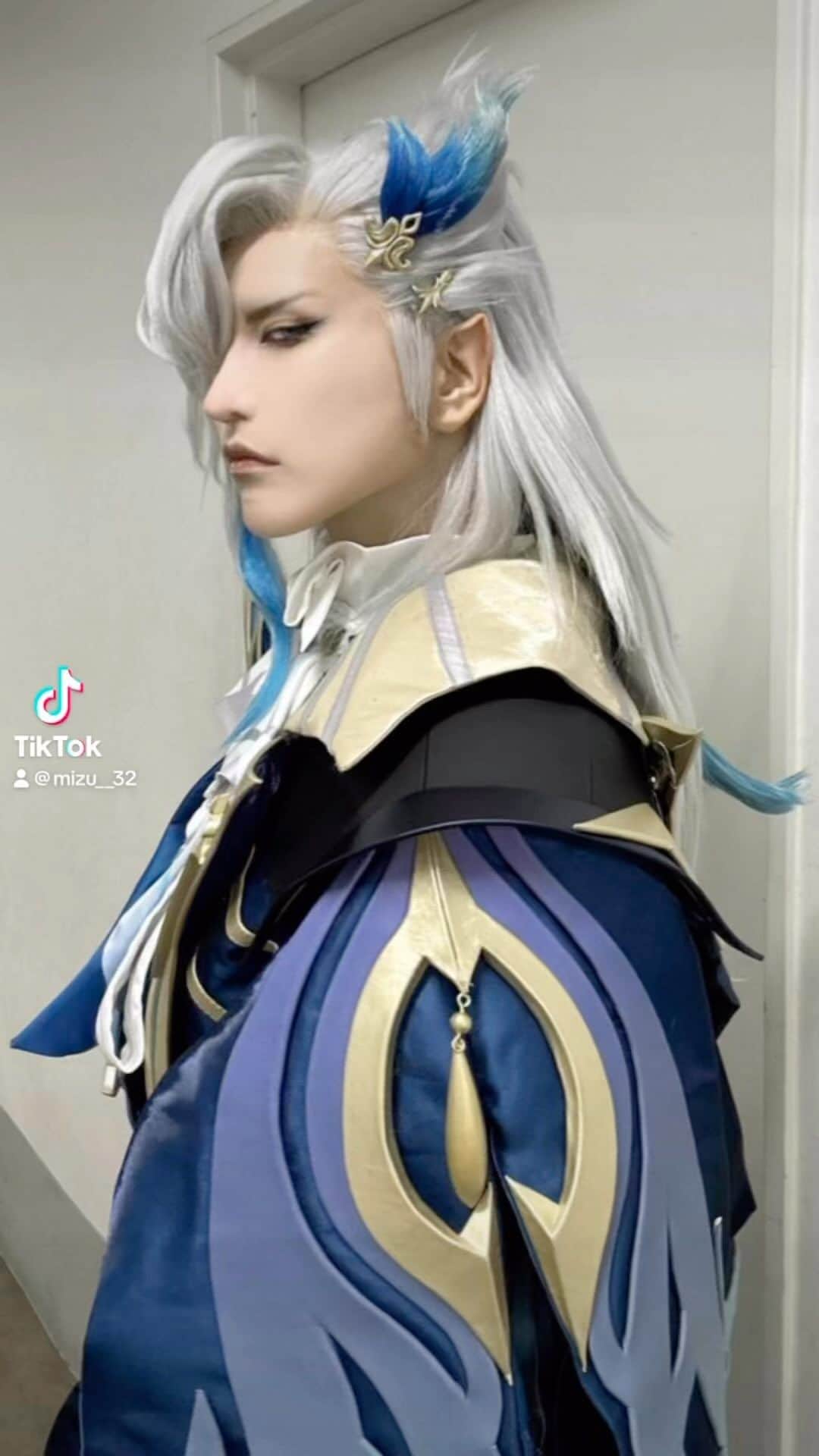 ズミのインスタグラム：「英語版ヌヴィさま、厳つくて好きやで🦦👍🏻  #cosplay #genshin #genshinimpact #genshinimpactcosplay #原神 #ヌヴィレット #ヌヴィレットコスプレ #neuvillette #neuvilettecosplay」