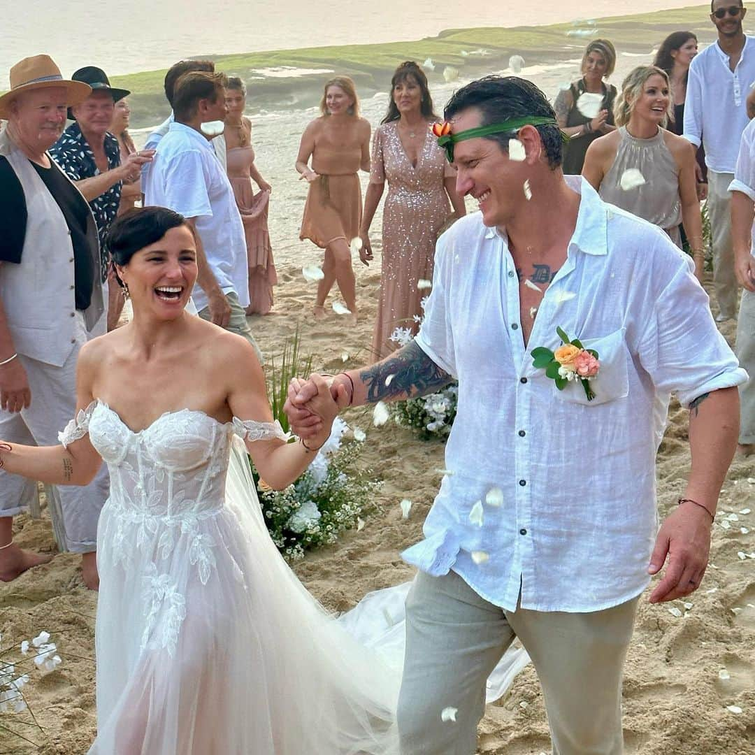 ブリアナ・エヴィガンのインスタグラム：「I’m not sure when I’ll get to the professional photos so I’ll start with these… wedding of a life time. I married my best friend, my soul mate, the love of my life. Walking down the beach with my father, my other best friend, to my man was something I just couldn’t ever have imagined. The week was an explosion of love, completely overwhelming and something I never wanted to end. I literally didn’t go to sleep the next day to try and keep it going 🤣. There’s somethings in life you can’t plan, and they turn out better than anything you could have ever expected. This was that, that special day most woman dream about. Two insanely crazy wild and loving families came together and the rest is history. I’m beyond grateful for everyone that traveled across the world, and for those not there, we missed you dearly and spoke of you often. Karma Kandara, proud to be an ambassador and do future work together. You all were a huge part of why the week was what it was. I thank you with every piece of me for making magic with us and making dreams come true. A special 200 joining forces, thank you for the new families and friends together we can do anything! Bali is where it all started for me 12 years ago, it’s now very clear how real it is that if you follow your dreams, the rest will come. Let go of the control, and trust. More to come… honeymoon time. ♥️」