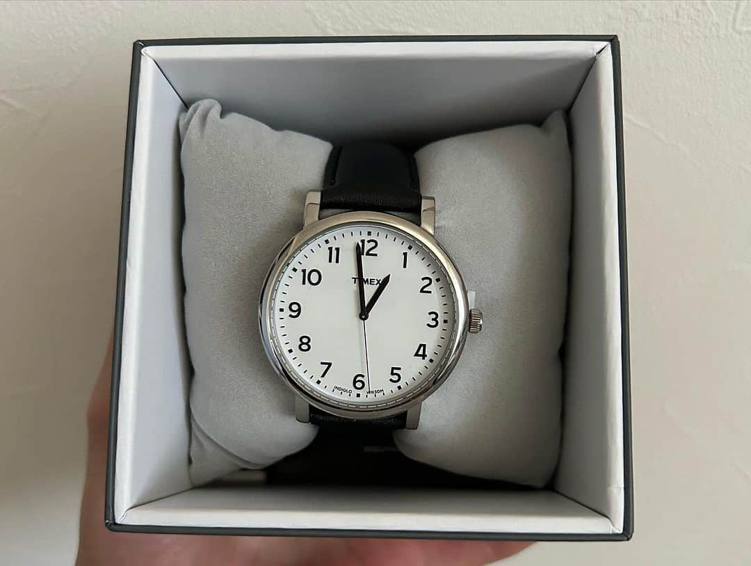 うえたけのインスタグラム：「原いい日から少し早めの誕生日プレゼントで腕時計を頂いた。感謝。 ただ営業時に時間を見る為の時計であるという。 時間配分をしっかりしなければならないタイムキーパーを担う事となった。 とにかく1つ言える事沼津サイコー٩( ᐛ )و」