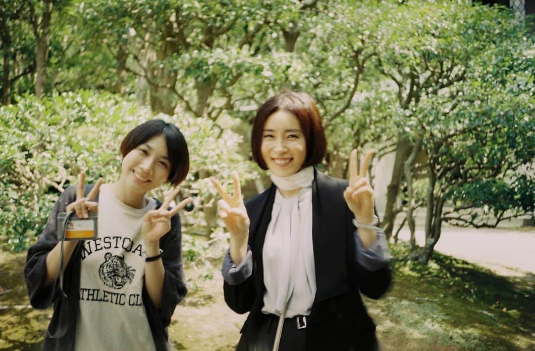 フラーム（事務所）さんのインスタグラム写真 - (フラーム（事務所）Instagram)「. 今日から「ミワさんなりすます」 放送スタートです！  放送は月曜〜木曜まで毎日あるので お気をつけて🙌  松本はなりすまし家政婦役 山口は敏腕マネージャー役です👥  #山口紗弥加 #松本穂香 #ミワさんなりすます #せんぱいとこうはい #flamme #filmcamera」10月16日 8時00分 - flamme_official_film