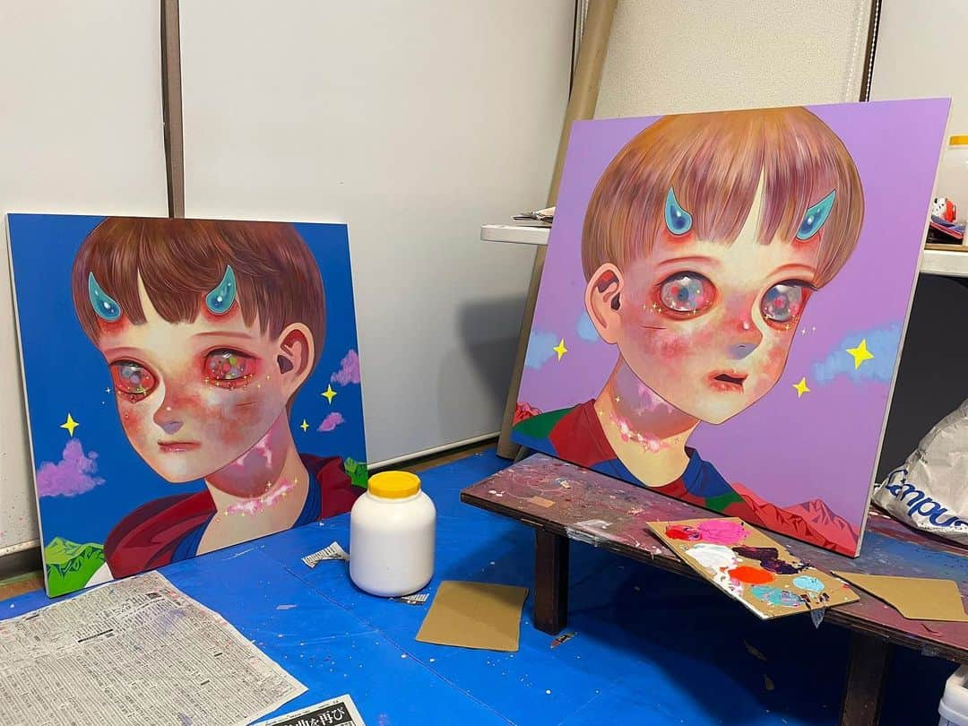 下田ひかりさんのインスタグラム写真 - (下田ひかりInstagram)「💙💜🩷  🖼️ Work in progress💪🎨  🎉 Opening November 18, 2023 ⏰ 7-11PM 🍷🍻🎶 @coreyhelfordgallery  💌 To request the collector’s preview for the show, please email sherri@coreyhelfordgallery.com  Questions for Living in the World🌎 ❓  I continue to create works with the theme of "how we live in this world, sorrow, loneliness, and salvation." This time, by juxtaposing the themes that I have created so far, I would like to create an exhibition that cross-cuts and expresses people living in the present age.  #hikarishimoda #art #portraiture #painting #japaneseart #japan」10月12日 13時00分 - hikarishimoda