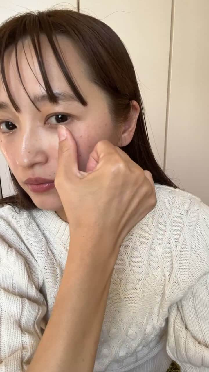 江本るり恵のインスタグラム：「突然のインスタライブ見てくださってありがとうございました〜💛 そのうち消す予定です🙏  楽しかった〜またやります〜！」