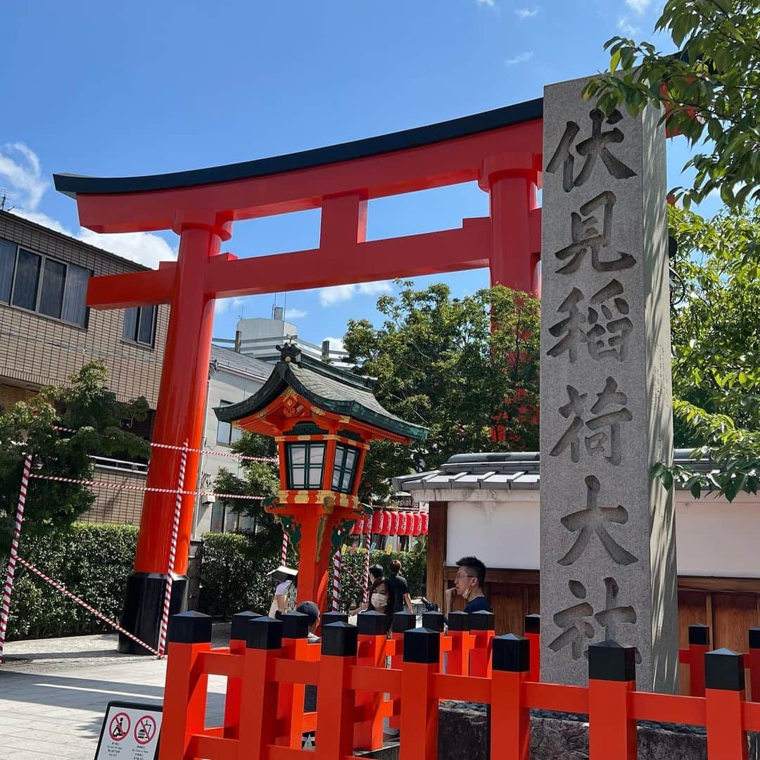 中村水咲さんのインスタグラム写真 - (中村水咲Instagram)「伏見稲荷大社→金閣寺→下鴨神社（みたらし祭）&糺の森→茶寮 宝泉  下鴨神社は行ったとき、ちょうどみたらし祭やってた☺️  更新遅すぎてもう季節変わっちゃった😂  #京都 #kyoto #伏見稲荷大社 #fushimiinaritaisha #千本鳥居 #金閣寺 #kinkakuji #赤の次は金  #下鴨神社 #shimogamojinja #みたらし祭 #糺の森 #tadasunomori #歴史 #世界遺産 #世界文化遺産 #旅行 #休日 #マイペース #みさきてぃ #高身長女子 #ゲーム女子 #グルメ女子 #御朱印巡り #御朱印帳 #スーパーロングヘア #漂亮 #summer」10月12日 13時33分 - misaki_mania