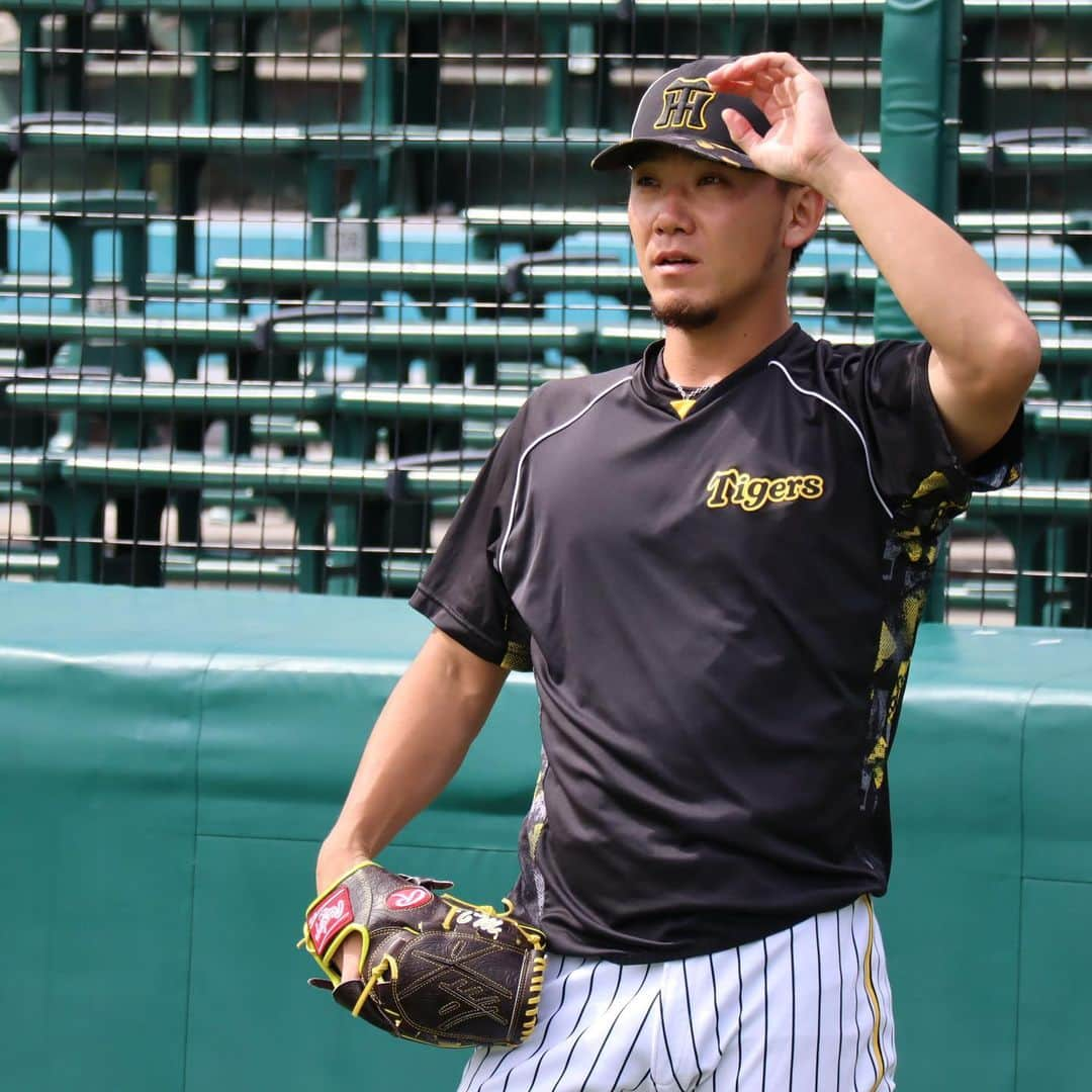 阪神タイガースさんのインスタグラム写真 - (阪神タイガースInstagram)「10月12日、甲子園球場での練習の様子です！ #佐藤輝明 選手 #中野拓夢 選手 #大山悠輔 選手 #坂本誠志郎 選手 #木浪聖也 選手 #岩崎優 選手 #島本浩也 選手 #ジェレミービーズリー 選手 #伊藤将司 選手 #才木浩人 選手 #久保田智之 コーチ #阪神タイガース #ARE」10月12日 14時13分 - hanshintigers_official