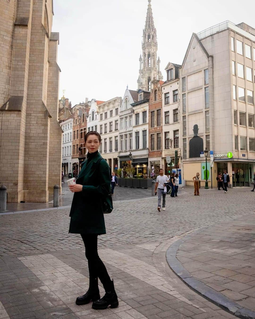 川原亜矢子さんのインスタグラム写真 - (川原亜矢子Instagram)「ブリュッセルへ #belgium #brussels #eu #europe #ベルギー #旅行 #チョコレート #養生茶」10月12日 14時19分 - ayakokawahara