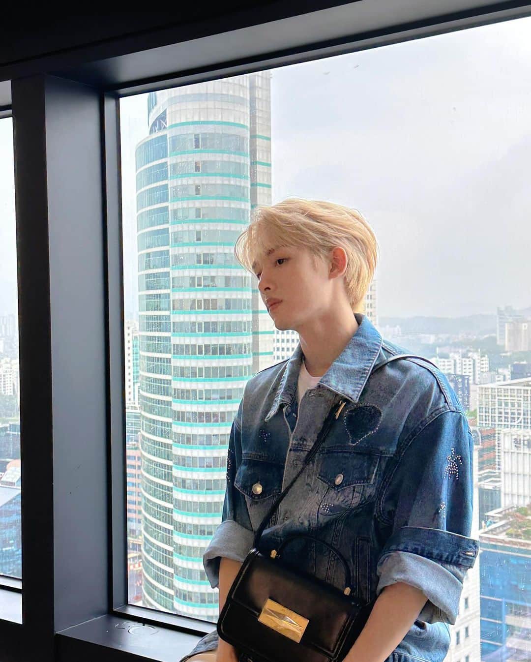 ウィンウィン（winwin）のインスタグラム：「💙💛」