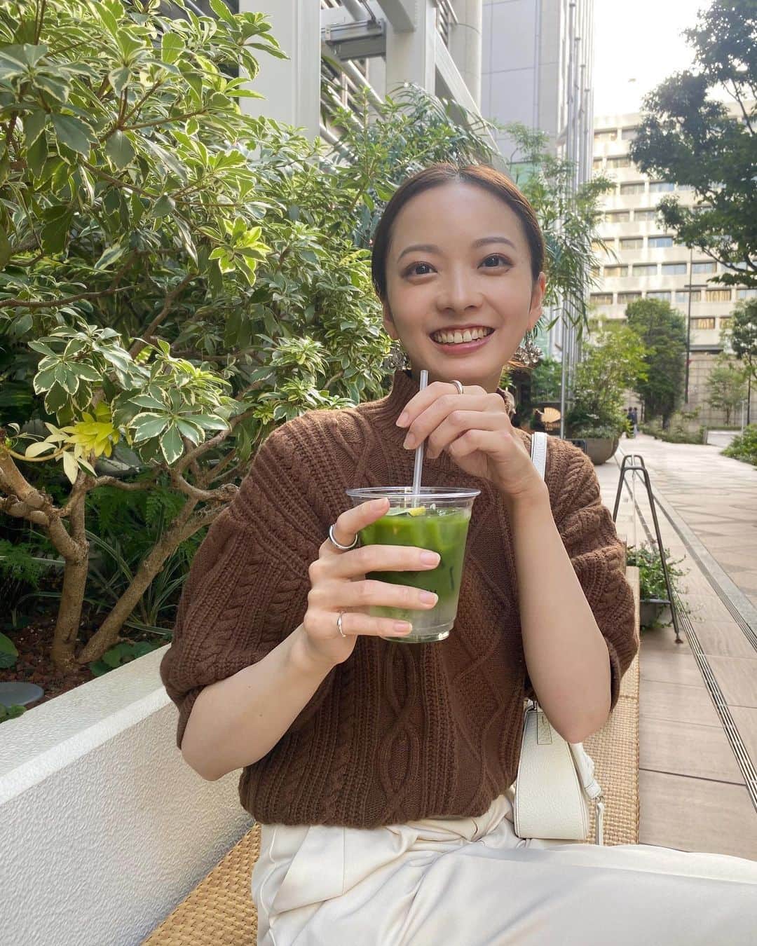 川瀬莉子さんのインスタグラム写真 - (川瀬莉子Instagram)「. 抹茶レモンというものを飲んでみた🍋 美味し、、家の近くに欲しい🥹 家の近くに欲しいものみんなある？？」10月12日 20時13分 - kawase_riko_official