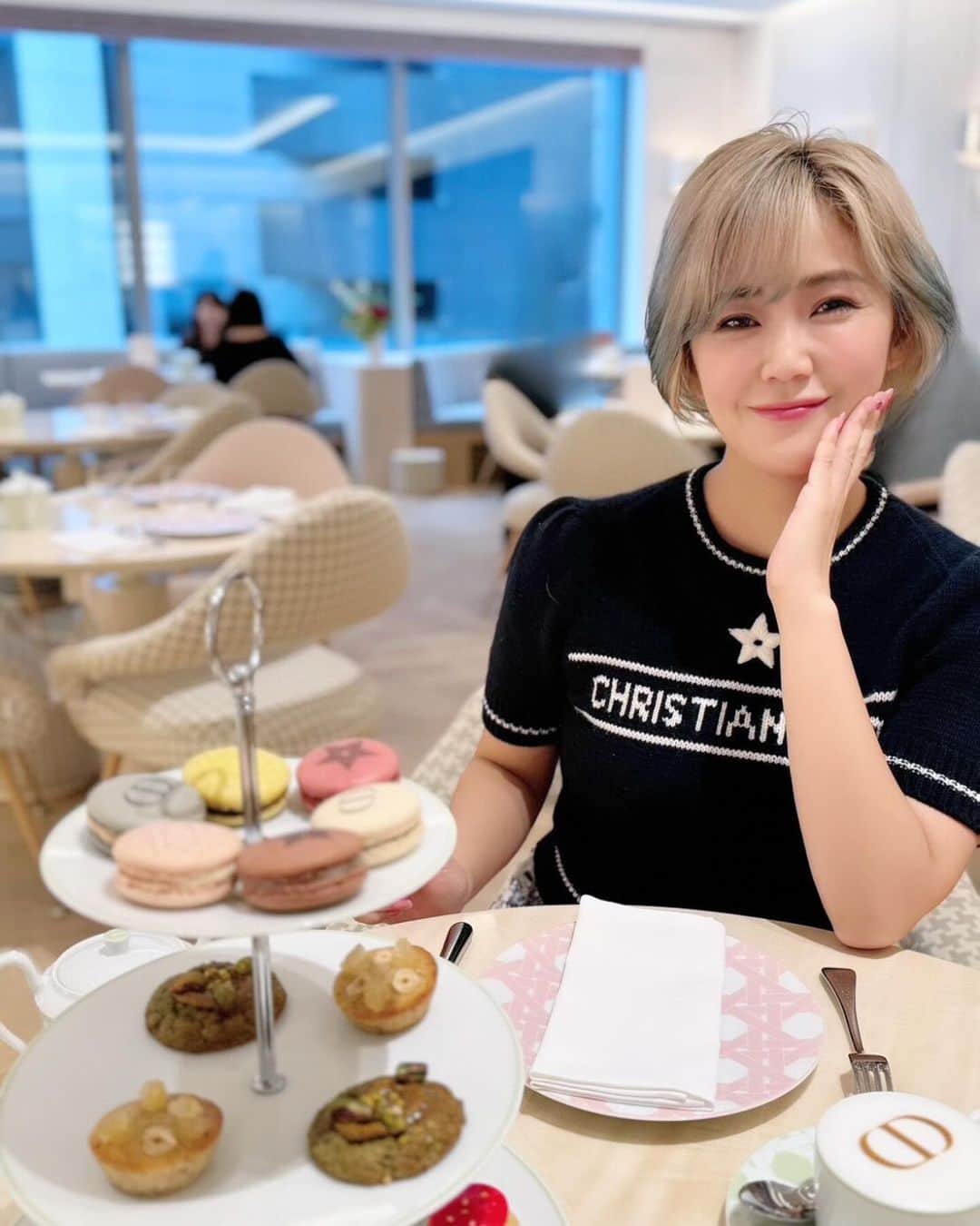 のインスタグラム：「今月も銀座にあるまつ毛サロン・eyelash salon RACOTAへ♡ ⁡ ⁡ RACOTAのグローラッシュリフトは、 まつ毛美容液をまつ毛に入れ込みながらパーマをかけて行くからまつ毛のダメージも少ないの👁✨ ⁡ 2枚目は直後ですっぴんなんだけど、まつ毛が上がってるとマスカラ塗らなくても目がぱっちり♡ ⁡ 店内静かで落ち着ける空間なので、いつも施術中爆睡してるのは内緒🤫 ⁡ ⁡ #PR @eyelashsalon #growlashift #グローラッシュリフト #マツパ  #まつ毛パーマ #ラコタ #ラッシュリフト #銀座」