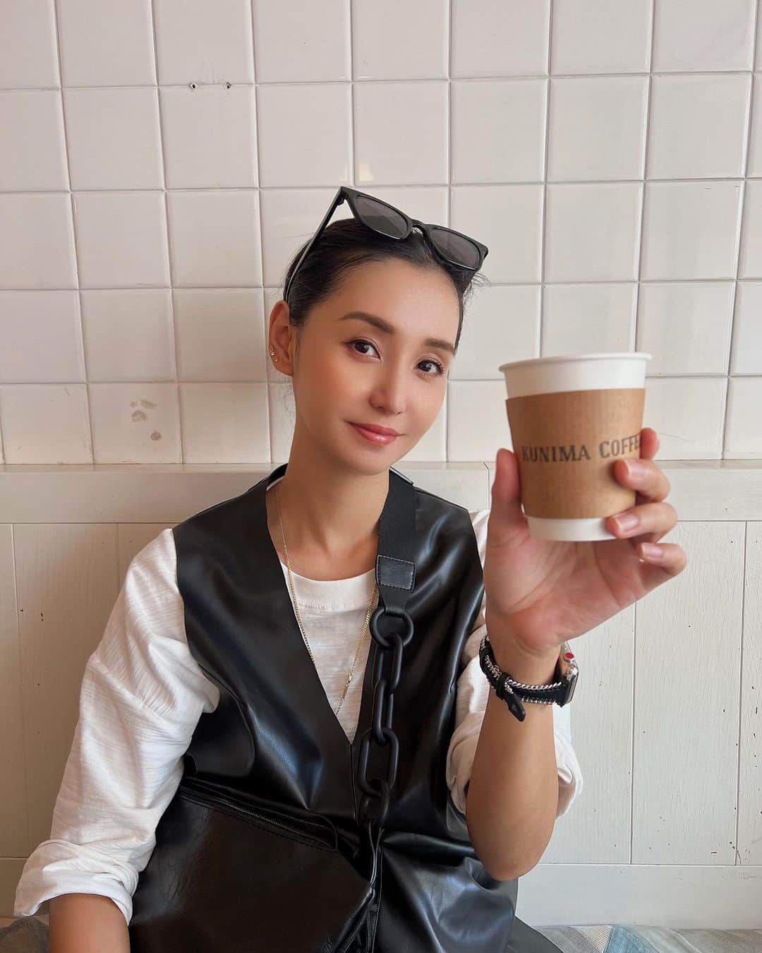 西原有紀さんのインスタグラム写真 - (西原有紀Instagram)「ᑕOᖴᖴᗴᗴ  ✳︎ ✳︎ ✳︎  コーヒーカップのイラストが可愛いキャラクターと可愛い店内🪴🤍  ✳︎  種類も豊富なので、自分好みのコーヒーがきっと見つかるはず☕️✨  ✳︎ ✳︎ ✳︎  #coffeetime #coffee #コーヒー #chill #KUNIMACOFFEE #yummy」10月12日 20時16分 - u_ki0211