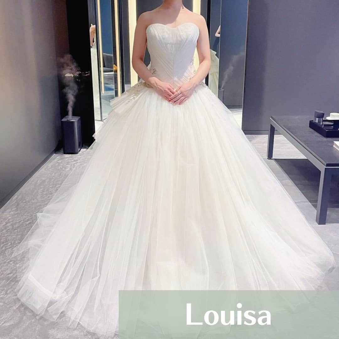 Choole 業界初、オンライン結婚式準備サービスさんのインスタグラム写真 - (Choole 業界初、オンライン結婚式準備サービスInstagram)「【#ヴェラウォン】 #VERAWANG #インポートドレス  こんばんは！トキハナ編集部です✨ - - - - 今回は花嫁の憧れブランド💜 『VERAWANGドレス6選』をご紹介👗 - - - - Photo by @nnm_wd @eri_kuma3  - - - - ——————————————————  ⚜️トキハナInstagramとは？ ・結婚式準備に役立つ情報を毎日投稿♡ ・まだ結婚式場が決まっていない花嫁さまへ🌸 ドレス試着・パーソナルカラー診断イベントなど定期開催中👗🌈 ・お見逃しのないよう @tokihana_weddingからフォローください✨  ⚜️トキハナって？ LINEで式場探し使いやすさNo.1✨ 『結婚式場見学予約サイト👰🏻‍♀️』  🕊トキハナの特徴🕊 ・持ち込みOKの式場掲載数No.1(自社調べ)👑 ・即決不要で、最大割引が貰える💰 ・自分たちの費用が見学前にわかるから安心💛 ・LINEでいつでも元プランナーに相談できる💡 ・カンタン診断で好みの式場が見つけられる💖 ・ドレス最大50%オフクーポンもget👗 登録はID検索orQRコードから▼ ID:@608xvfyd  ————————————————— #ドレ試着#ドレス迷子#ドレス選び#カラードレス#インポートドレスブランド#プレ花嫁#卒花嫁#トキハナ」10月12日 20時16分 - tokihana_wedding