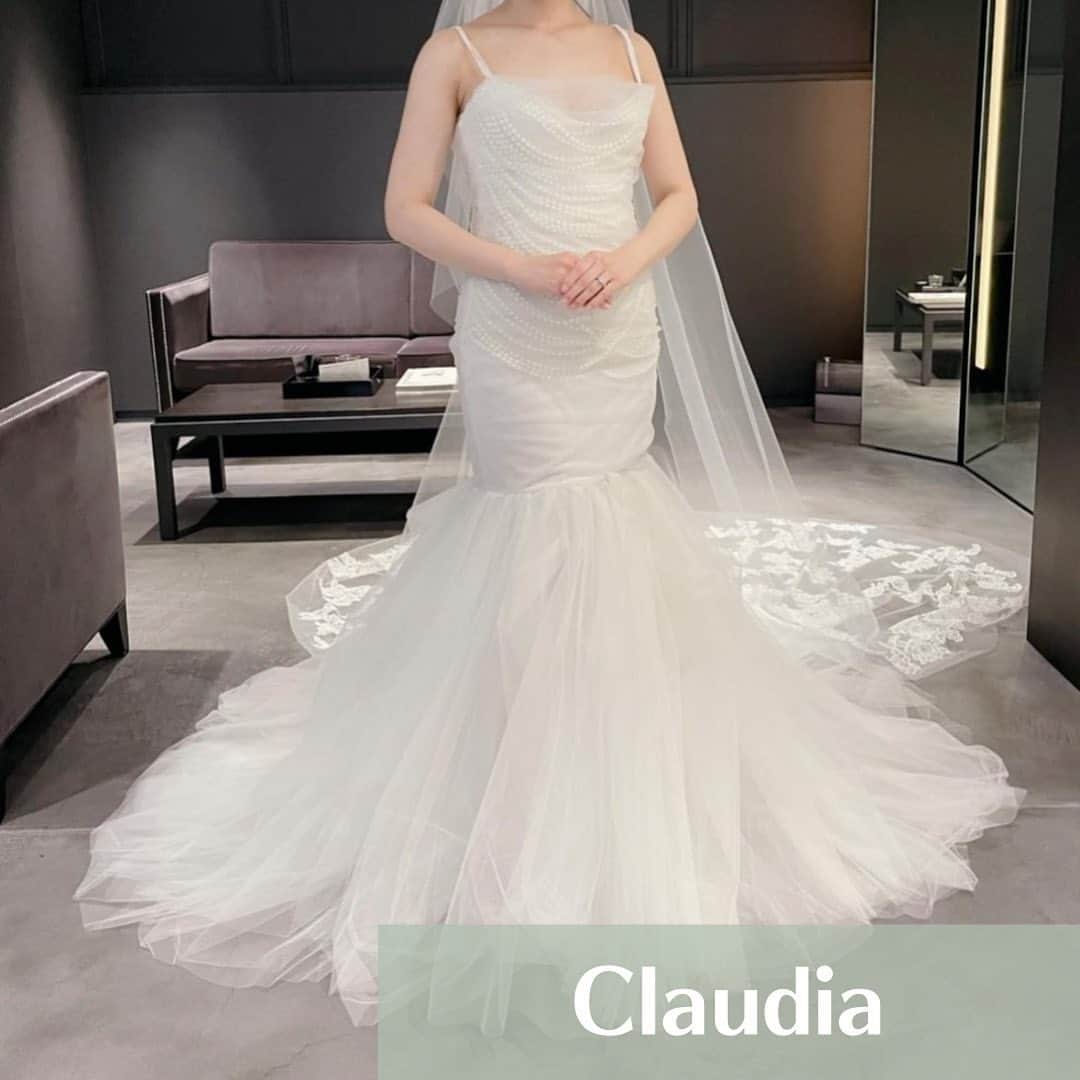 Choole 業界初、オンライン結婚式準備サービスさんのインスタグラム写真 - (Choole 業界初、オンライン結婚式準備サービスInstagram)「【#ヴェラウォン】 #VERAWANG #インポートドレス  こんばんは！トキハナ編集部です✨ - - - - 今回は花嫁の憧れブランド💜 『VERAWANGドレス6選』をご紹介👗 - - - - Photo by @nnm_wd @eri_kuma3  - - - - ——————————————————  ⚜️トキハナInstagramとは？ ・結婚式準備に役立つ情報を毎日投稿♡ ・まだ結婚式場が決まっていない花嫁さまへ🌸 ドレス試着・パーソナルカラー診断イベントなど定期開催中👗🌈 ・お見逃しのないよう @tokihana_weddingからフォローください✨  ⚜️トキハナって？ LINEで式場探し使いやすさNo.1✨ 『結婚式場見学予約サイト👰🏻‍♀️』  🕊トキハナの特徴🕊 ・持ち込みOKの式場掲載数No.1(自社調べ)👑 ・即決不要で、最大割引が貰える💰 ・自分たちの費用が見学前にわかるから安心💛 ・LINEでいつでも元プランナーに相談できる💡 ・カンタン診断で好みの式場が見つけられる💖 ・ドレス最大50%オフクーポンもget👗 登録はID検索orQRコードから▼ ID:@608xvfyd  ————————————————— #ドレ試着#ドレス迷子#ドレス選び#カラードレス#インポートドレスブランド#プレ花嫁#卒花嫁#トキハナ」10月12日 20時16分 - tokihana_wedding