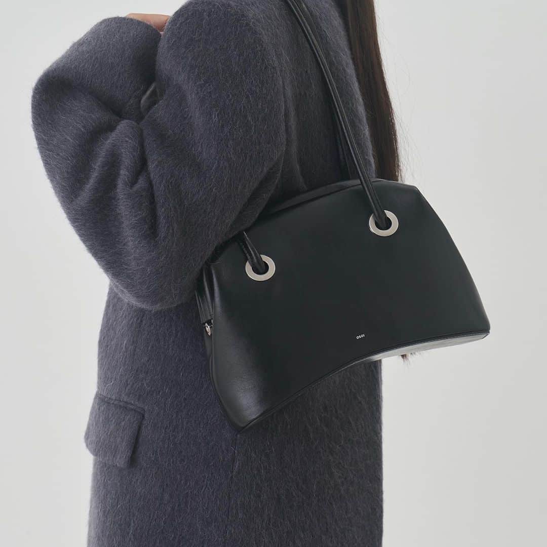 のインスタグラム：「【OSOI】 >>> IN STORE NOW . . ☑︎ CIRCLE BROT ¥44,000+tax (Color: Black, Brown, Beige)  #lecielbleu #ルシェルブルー　#aw23 #fashion  #styling #osoi #bag」