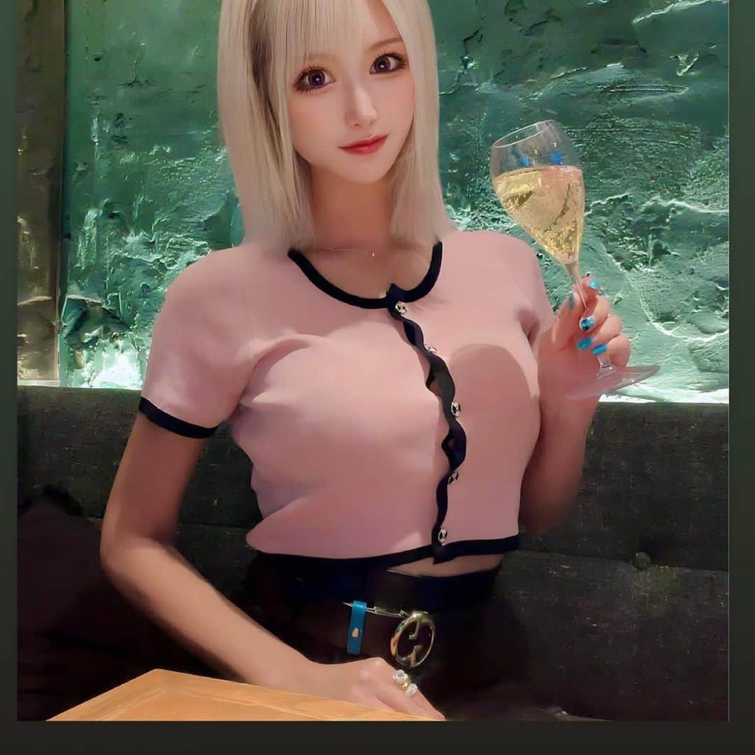 ビジョグラム×アガルさんのインスタグラム写真 - (ビジョグラム×アガルInstagram)「提携店である銀座のBar NYLA とのタイアップ企画です🎉⁠ @bar_nyla_ginza.bar_lany_ginza  今回ご来店頂いたのは MIMIさん＜ @_97326548 ＞です🤝  すごく親しみやすく笑った時の笑顔がすごく素敵でした👏 本当にありがとうございました☺️  他にも素敵な投稿がたくさんありますので⁠ ＜ @_97326548 ＞さんを フォローして投稿をチェックして下さい💁✨⁠ .⁠ MIMIさん、またのご来店お待ちしております😆 ⁠ ーーーーーーーーーーーーーーーー⁠ ⁠ 👇ご掲載希望は👇　⁠ 〈@bijogram_a_girl 〉と〈#ビジョグラム〉 のタグ付けをお願いします❣⁠ ⁠ ・ビジョグラムは素敵な女性を毎日紹介！⁠ ⁠ ・ @bijogram_a_girl をフォローして最新情報をGET👌🏻⁠ ⁠ ・素敵だと思った女性はフォローしよう💞⁠ ⁠ ・タイアップ希望などはDMまで💌⁠ ⁠ ーーーーーーーーーーーーーーーーー⁠ ⁠ #メイクアップ #チーク #メイク⁠ #アイメイク⁠ #コスメ #リップ⁠ #大人可愛い #大人女子⁠ #美女 #美白 #美人 #美活⁠ #スタイル抜群 #ダイエット⁠ #モデル #女子力⁠ #美意識 #美意識向上⁠ #オトナ女子 #大人メイク⁠ #ロングヘア #ヘアアレンジ⁠ #水着美女 #小顔美女⁠ #ビキニ女子 #ナチュラルメイク⁠ #japanese #japanesegirl」10月12日 15時06分 - bijogram_a_girl