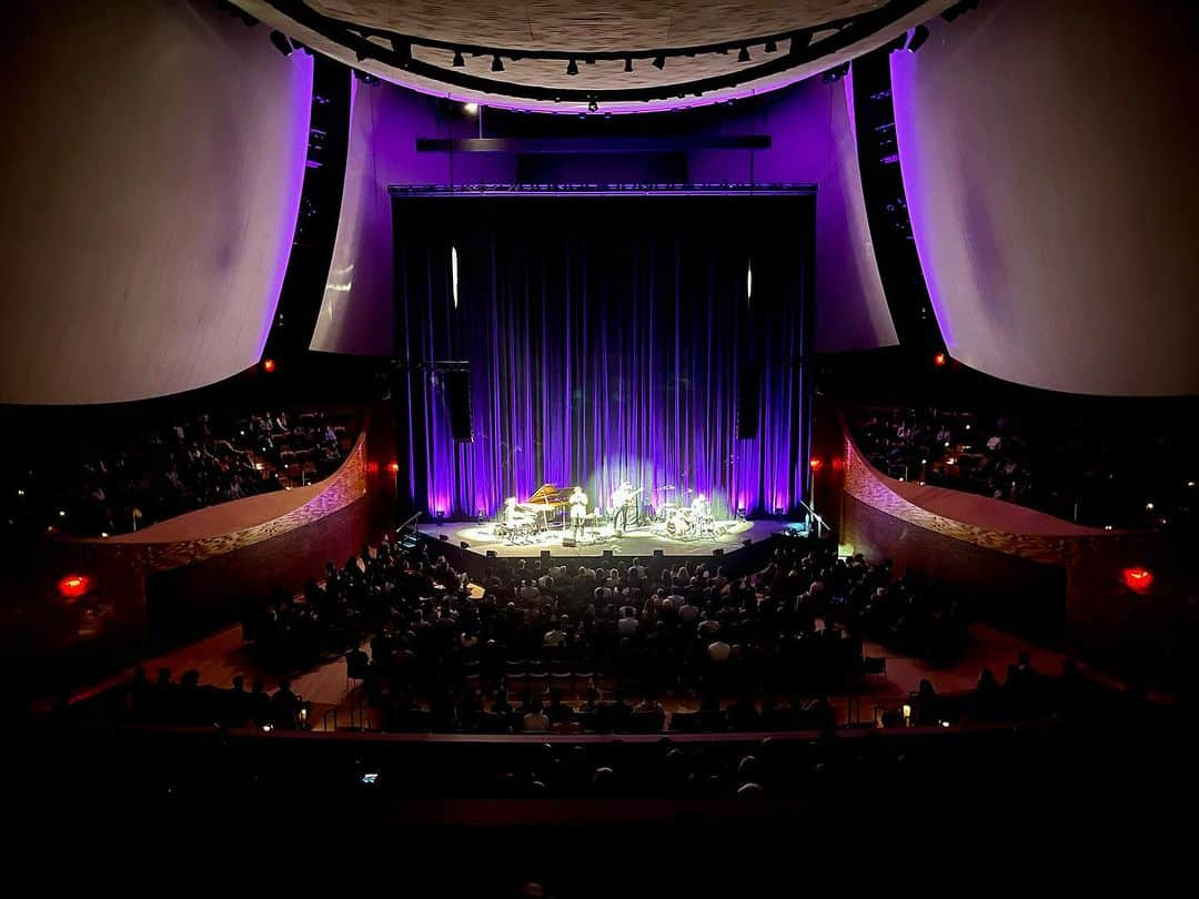 上原ひろみのインスタグラム：「Stanford!!! Stunning venue. Thank you all for the beautiful moments!!」