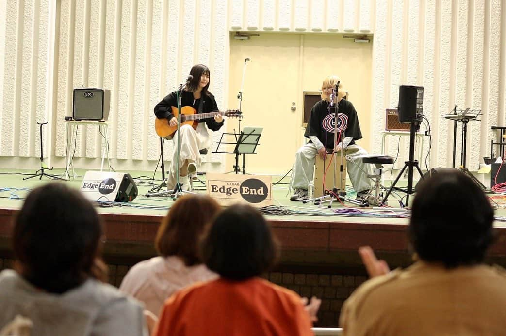 大貫みくのインスタグラム：「🦩🦩🦩  EdgeEnd Fes2023 @上野恩賜公園野外ステージ  Myukちゃんと2人での初ライブ、 そして人生初のアコースティックライブでした！ 初めましての人ばかりだったけど楽しかったです！！ いい出会いがたくさんありました🫶🏻 遠藤さんありがとうー！！  Myukちゃんと2人でのユニット名「ミュクミュク」も決定！ ミュクミュクでもまたやりたいし 11月にはMyukワンマンが控えているのでそっちも楽しみ〜！！！  この日の衣装は 当日の朝イチに届いたblur Tシャツ！ 受け取った瞬間今日着るしかないじゃん！！ ってなりました🥰」