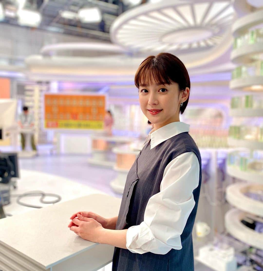 フジテレビ「プライムニュース イブニング」さんのインスタグラム写真 - (フジテレビ「プライムニュース イブニング」Instagram)「#イット ！は 15時45分スタートです   ●#旧統一教会 に #解散命令請求 へ…韓国で異変も  ●“行方不明”の #レンタカー が見つかった場所は  ●都会の中央分離帯に「 #スイカ 」一体誰が？  ●独自）議会中の #政治家を勝手に観察してみた ！ 元議長３人組が目閉じる＆人気ドラマを検索？  #榎並大二郎 @enami_daijiro #宮司愛海 @manami_miyaji  #木村拓也 @takuya.kimura0801  #立石修 #遠藤玲子 @reiko.endo_0429   #柳澤秀夫   #ガチャピン @gachapin_official #竹俣紅 @benitakemata_official   #岸本理沙 #フジテレビ #アナウンサー 公式HP：https://www.fujitv.co.jp/livenews_it/ FNNプライムオンライン：https://www.fnn.jp/」10月12日 15時27分 - livenews_it