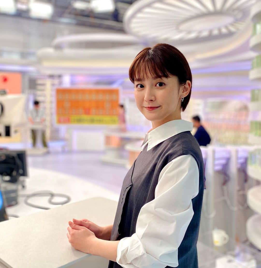 フジテレビ「プライムニュース イブニング」さんのインスタグラム写真 - (フジテレビ「プライムニュース イブニング」Instagram)「#イット ！は 15時45分スタートです   ●#旧統一教会 に #解散命令請求 へ…韓国で異変も  ●“行方不明”の #レンタカー が見つかった場所は  ●都会の中央分離帯に「 #スイカ 」一体誰が？  ●独自）議会中の #政治家を勝手に観察してみた ！ 元議長３人組が目閉じる＆人気ドラマを検索？  #榎並大二郎 @enami_daijiro #宮司愛海 @manami_miyaji  #木村拓也 @takuya.kimura0801  #立石修 #遠藤玲子 @reiko.endo_0429   #柳澤秀夫   #ガチャピン @gachapin_official #竹俣紅 @benitakemata_official   #岸本理沙 #フジテレビ #アナウンサー 公式HP：https://www.fujitv.co.jp/livenews_it/ FNNプライムオンライン：https://www.fnn.jp/」10月12日 15時27分 - livenews_it