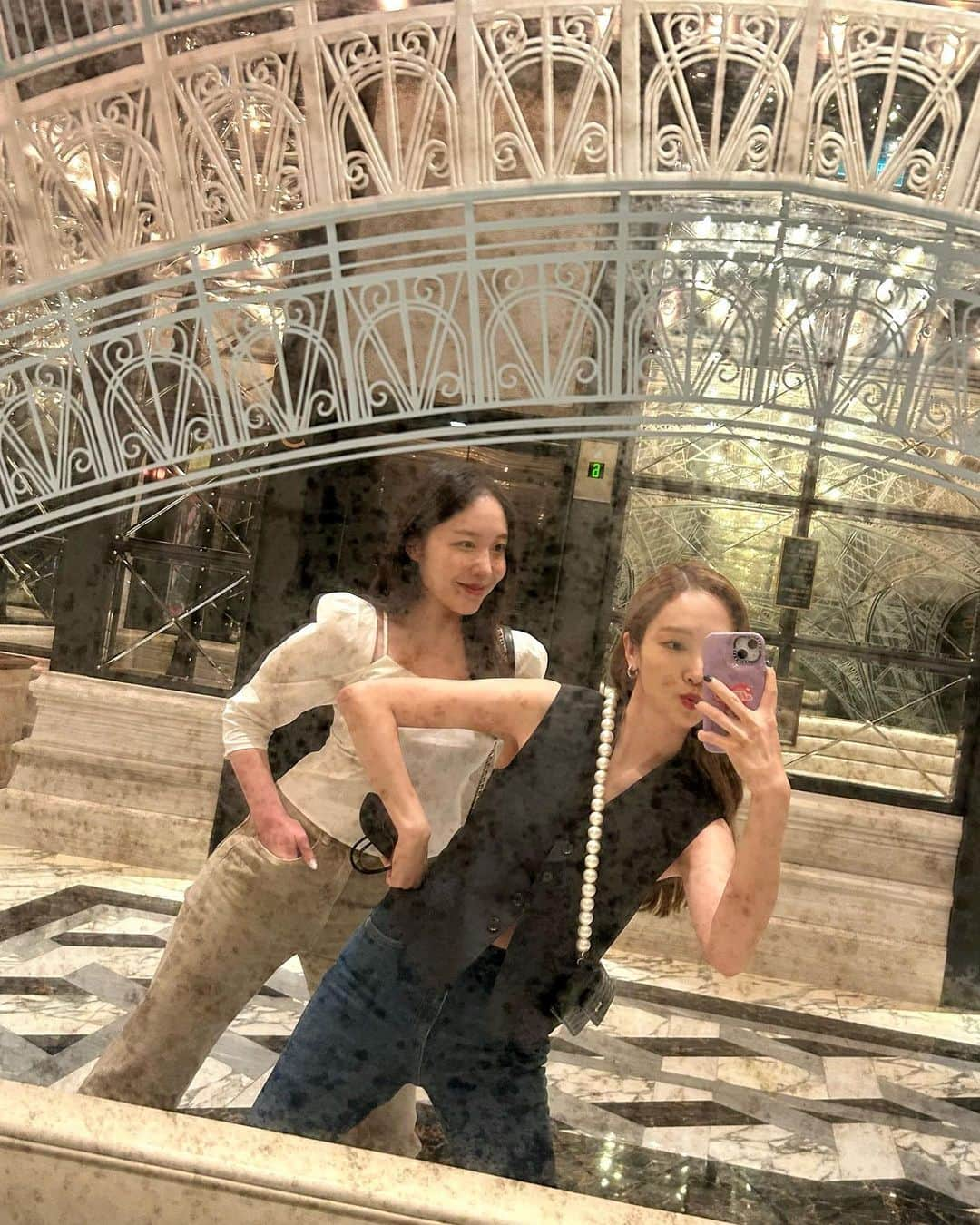 ジェシカ さんのインスタグラム写真 - (ジェシカ Instagram)「Kind of cute👯‍♀️🖤🐾😎」10月12日 15時57分 - jessica.syj