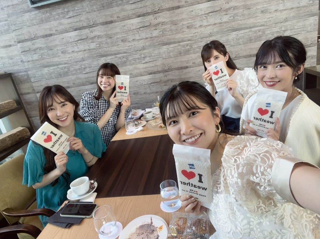 高山奈々のインスタグラム：「. 6月会🎂✨ 6月生まれのキャスターがたくさん！ こうして集まれるのは嬉しい☺️ これからも集まれたらいいな💕 そして、せんちゃん6月会へようこそ✨  #6月会 #6月のお話 #時間差にもほどがある笑」