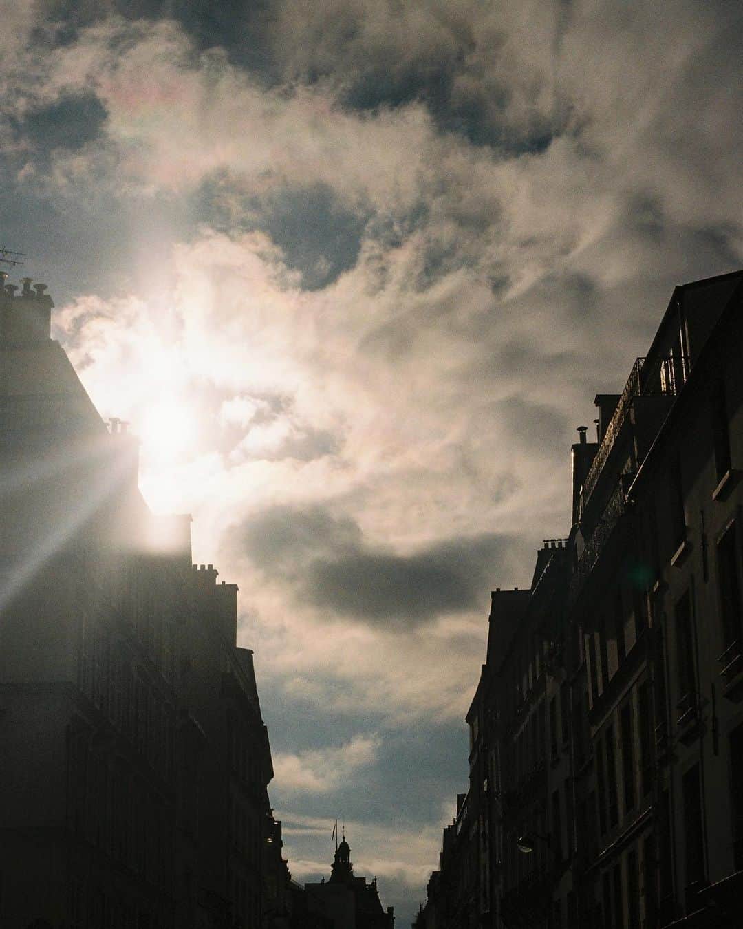 クロウド・モーガンさんのインスタグラム写真 - (クロウド・モーガンInstagram)「Paris, nikonF3」10月12日 16時04分 - claude0417