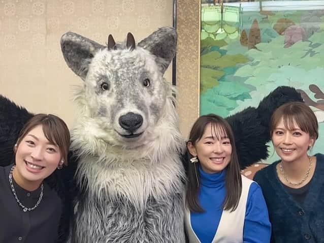 山本明果さんのインスタグラム写真 - (山本明果Instagram)「⠀ ⠀ ⠀ ⠀ 👐🏼👐🏽👐🏾♡ ⠀ 先日富山県庁にて「ウェルビーイング・コミュニティとやま」の発足式があり、アンバサダーに就任しました。  様々な分野の素敵なアンバサダーの皆さまとお会いでき、このような機会をいただけてありがたいです。 ⠀ ⠀ 私自身もいろいろ学びながらファッションや料理を通して、さらに富山に興味が持てるよう、富山の魅力を発信していけたらと思っています。 よろしくお願いします。 ⠀ ⠀ コミュニティは誰でも参加可能です。 詳細は5枚目。 ⠀ ⠀ #ウェルビーイングコミュニティとやま#ウェルビーイング#ウェルビーイングコミュニティアンバサダー#富山県#富山」10月12日 16時13分 - sayaka__sea