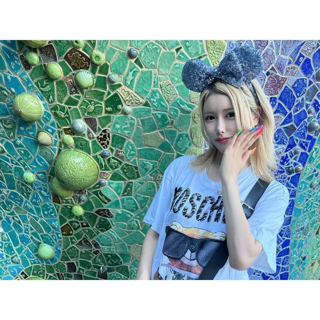 櫻井綾奈さんのインスタグラム写真 - (櫻井綾奈Instagram)「. DisneySea🐭🌊💫💭 . ランドは行ってたけどシーは久々！ 安定のメンバーで行ってきた- ̗̀ ‪☺︎☺︎☺︎ ̖́- . . オープンから行くと疲れちゃうから アーリーイブニングパスポートで 15時からインパしたよ🏰💭 . . まさかの三連休で激混みだったけど ゆっくりまったり食べ歩きして飲んで🍻 アトラクション4つ乗れたし満足( ¯﹀¯ ) . Dハロも始まってたから クオリティ凄いレイヤーさん達いて 園内歩いてるだけで楽しかった✨️ いつかコスプレでディズニーしたいな🥹💓 . . 楽しかった‪🫶🏻️😖💓 次は大阪ユニバ行きたい！！ . . . #池袋 #ikebukuro #キャバ #キャバクラ #キャバ嬢 #池袋シーサイド #プリンスグループ #キャバ嬢の休日 #ディズニー #Disney #DisneySea #tds #ディズニーコーデ #dハロ #MOSCHINO #アーリーイブニングパスポート #カチューシャ #🐭 #🏰‪‪ #🌊 #🌎 #🧜‍♀️ #👭 #💓 #instagood #instalike #like4like #l4l #dayoff #instafriends」10月12日 16時14分 - mayapan0511