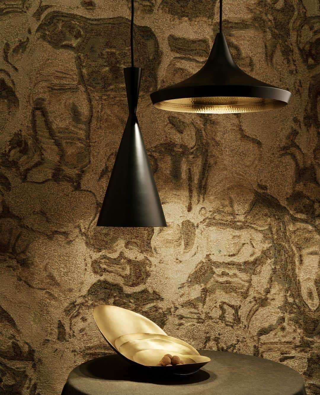 トム ディクソンさんのインスタグラム写真 - (トム ディクソンInstagram)「BEAT Tall & BEAT Wide photographed in our London's studio in King's Cross. ⁠ ⁠ These black sculptural ceiling lights feature a contrasting hand-beaten golden interior that reflects a soft and warm luminosity.⁠ ⁠ Available now online and in stores.」10月12日 16時25分 - tomdixonstudio