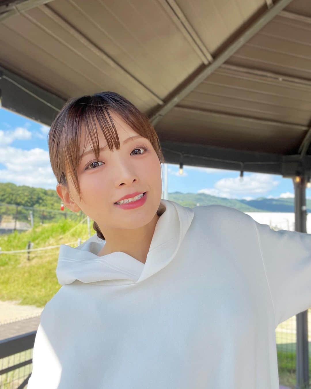 青木理奈のインスタグラム：「ロケ🚀   #自然豊かなところでロケでした☺️」