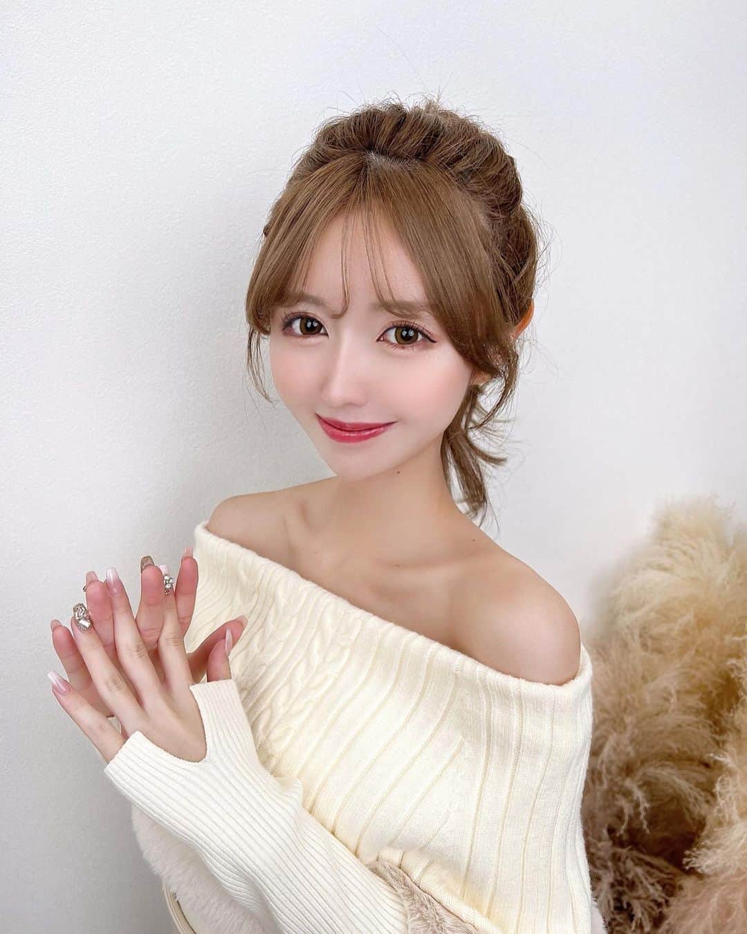 のインスタグラム：「Radyの撮影に呼んでもらいました🤍 モテ服すぎる🥺かわちい🫶   #rady  #秋服  #冬コーデ  #デートコーデ  #ポニーテール  #韓国コーデ」
