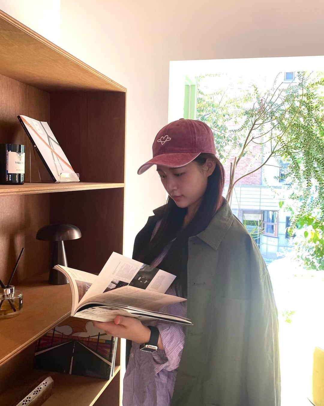 キムヘリムさんのインスタグラム写真 - (キムヘリムInstagram)「📖☕️🌿」10月12日 17時23分 - hye_rim_7