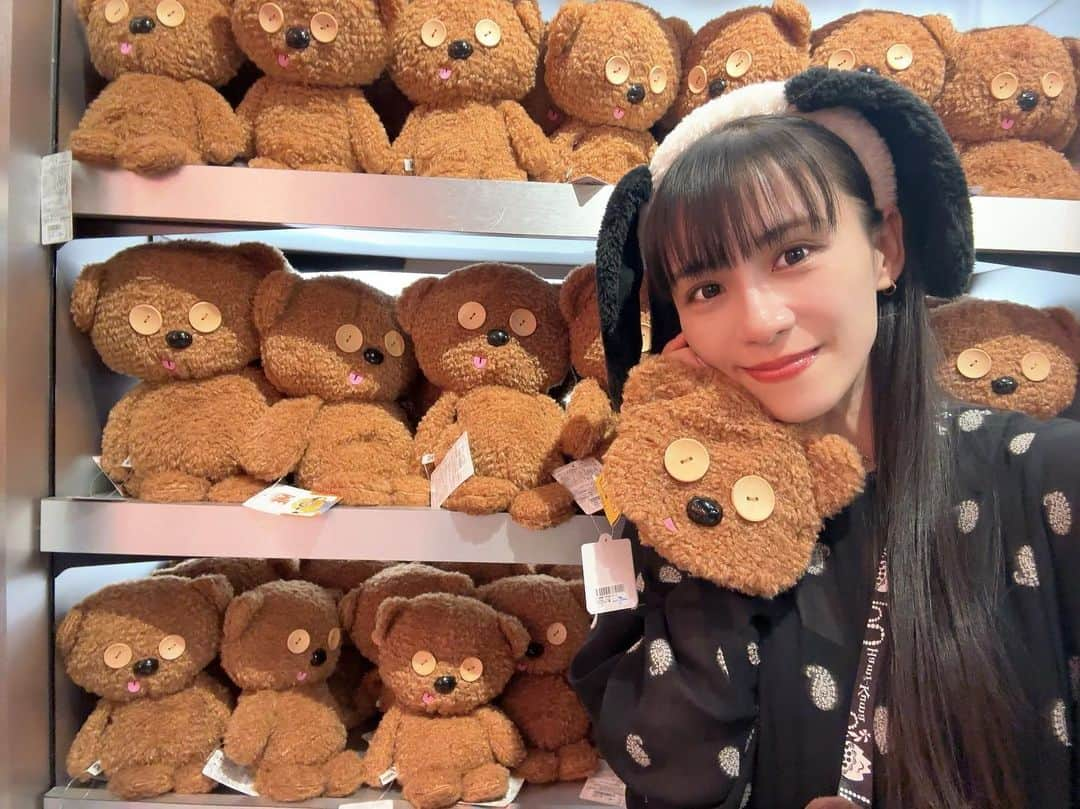 西脇綾香さんのインスタグラム写真 - (西脇綾香Instagram)「🧸 🧸🧸🧸🧸🧸🧸🧸🧸🧸🧸🧸🧸🧸🧸  #tim #ティム #爆買い #この売り場に住みたい #いっぱい買ったら #シールくれた #3歳以上てかいてあったよ 👶🏻  4枚目爆買いハリポタpins×20 6枚目グルーさんの家族相関図🦄 STORYに毎回涙🥹互いを想い合う気持ち美しい💕 10枚目チュロス好きのゆかぴ🐹嬉しそう ⚠️停車しています」10月12日 17時33分 - a_chan.prfm_p000001