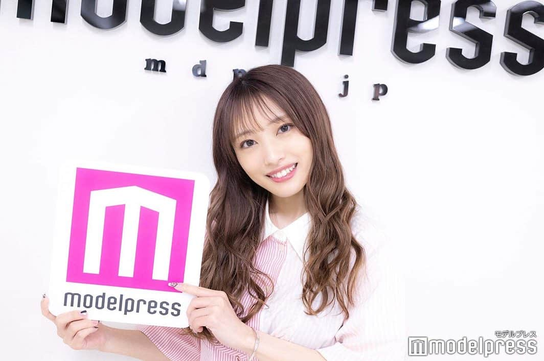 modelpressさんのインスタグラム写真 - (modelpressInstagram)「⁡ 【向井地美音さんインタビュー写真公開🩷】 ⁡ AKB48向井地美音さんの、 インタビュー時の撮り下ろしショットを公開🌈 皆さんはどの向井さんが好きですか？ 是非コメントしてみてくださいね☺️✨ ⁡ 前回投稿では「夢を叶える秘訣」をご紹介しました。💭 素敵なインタビューなので、まだの方はぜひご覧ください🫶🏻⚡️ ⁡ 記事ではさらにたくさんの撮り下ろしショットを公開中❕（ハイライトからチェックしてみてください！） ⁡ @modelpress #モデルプレス #AKB48 #向井地美音」10月12日 17時35分 - modelpress