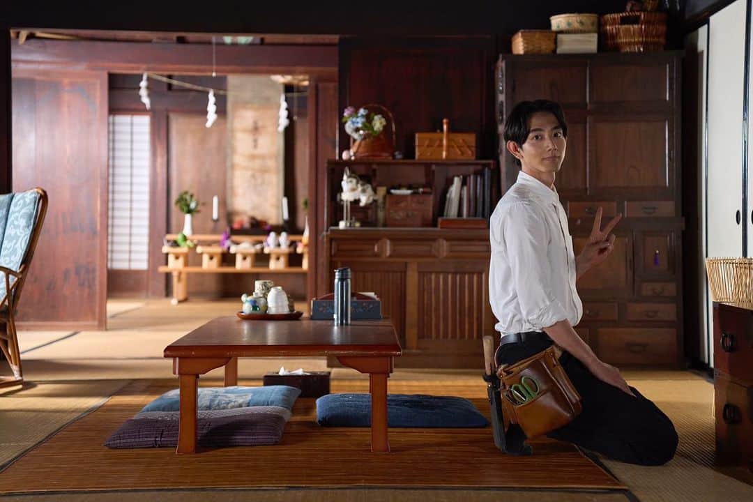 きいたのインスタグラム：「『天狗の台所』 本日第二話です。  想像を超える美しさが 全てを癒してくれました。  あんなに素敵な場所で撮影してたのか〜 と当時を思い出しながら軽く浸っていました。  基とオン出会い そして、有意の登場 毎話どんな食を魅せてくれるのか 楽しみで仕方がありません。  2話も楽しんでくださいね👺」
