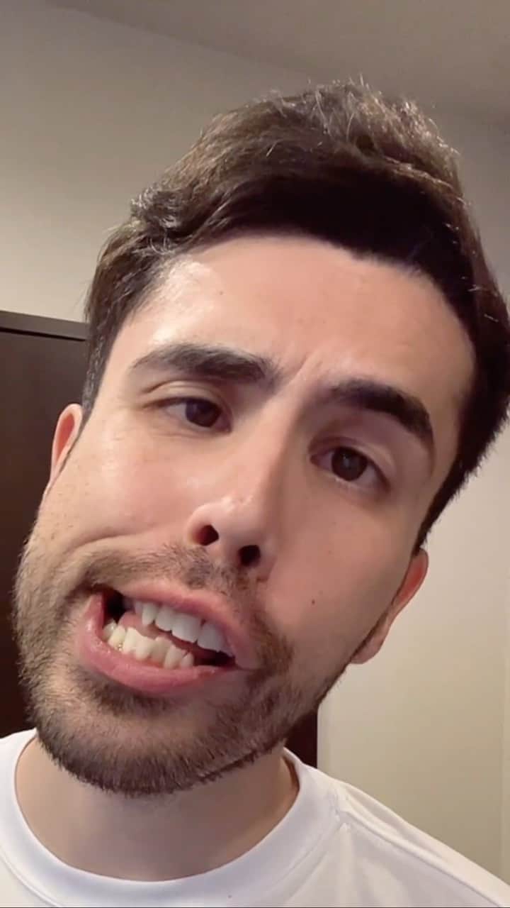 のインスタグラム：「I love you all 🫰🫰🫰」