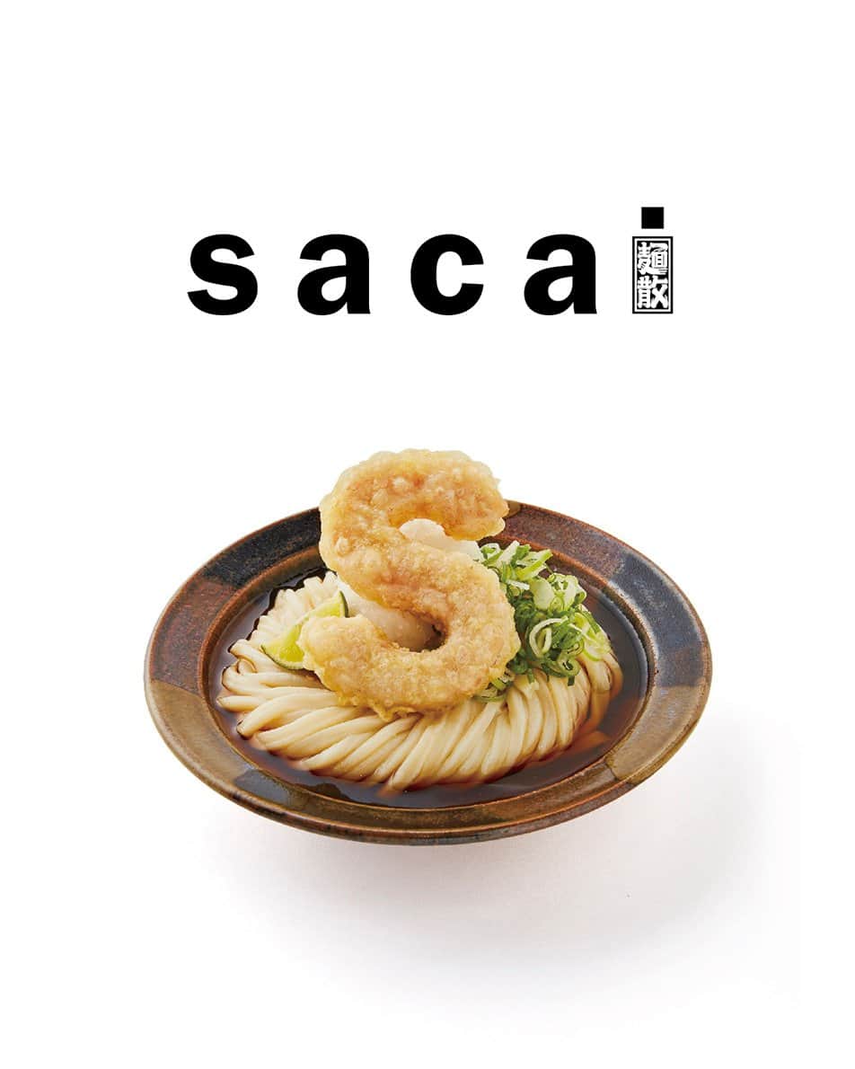 sacaiのインスタグラム：「sacai THE noodle by Menchirashi  sacai, in collaboration with Harajuku Udon specialist Menchirashi @menchirashi_one , will be opening a sacai THE noodle by Menchirashi experience at Landmark’s innovative F&B concept BaseHall in Hong Kong @basehallhk . As part of this unique experience, Menchirashi will be serving its popular dishes alongside collaborative menus with CURRY UP®  @curryuphurryup , a Tokyo-based curry restaurant produced by NIGO®︎ @nigo and with Hong Kong’s Yardbird @yardbirdyakitori, a one Michelin star modern Japanese Izakaya. Hong Kong is the very first market outside Japan where sacai was established with its first international store, with many longtime friends of the brand.   During the same period, a sacai x Menchirashi pop-up store will be opened at BELOWGROUND @belowground.hk in the basement floor of the Landmark atrium.  A special collaborative tee will be available alongside CURRY UP® x Menchirashi merchandise.  sacai THE noodle by Menchirashi BaseHall 02, LG/F, Jardine House1 1 Connaught Place, Central Menu: Cold Udon with s(acai) Tempura, Curry Up® Keema Curry Udon, Tori Patina Udon, Carbonara Udon  Opening Hours : Oct 20th - 21st  Opening Hours : 11:00 - 22:00  *will close earlier if sold out   Oct 23rd Opening Hours : 11:00 - 16:00  *will close earlier if sold out   Oct 24th - 28th Opening Hours : 11:00 - 22:00 *will close earlier if sold out  *October 26th will close at 17:30 *First come first serve on 20th onwards for the public  BELOWGROUND pop-up Basement, Landmark Atrium, 15 Queen’s Road Central Opening Hours : 11:00-19:00 *Store will close if sold out  sacai THE noodle by Menchirashi sacaiは香港のラグジュアリーショッピングモールであるLandmarkと共に、原宿のうどんレストラン麺散(めんちらし)と協業した期間限定のレストランを展開する。  提供するメニューの中には麺散がNIGO®プロデュースの東京発のカレーショップCURRY UP®や香港のミシュラン1つ星のモダン和食居酒屋Yardbirdとコラボレートしたメニューも登場。 また同展開期間にはLandmark内に位置するBELOWGROUND内に位置するBELOWGROUNDにてsacai x 麺散、 CURRY UP® x 麺散、それぞれのマーチャンダイズを販売するポップアップも実施。  sacai THE noodle by Menchirashi 住所 : Basehall 02 　 LG/F, Jardine House,  1 Connaught Place, Central Hong Kong 会期 : 10月20日(金)から28日(土) 営業時間 : 11:00から売切れまで メニュー : ぶっかけうどん、Curry Up® ぶっかけキーマうどん、鶏白湯うどん、カルボナーラうどん #sacai #curryuphurryup #menchirashi #yardbirdhk #basehall」