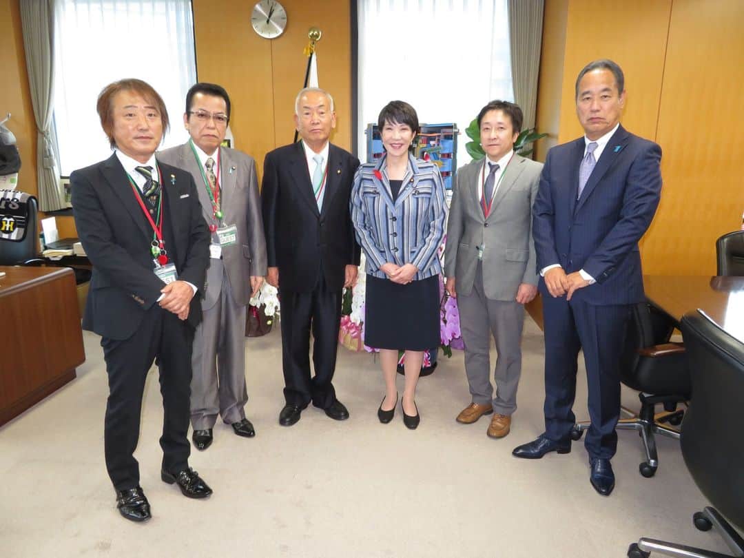 高市早苗のインスタグラム：「10月12日 伊賀市議会議員 中岡久德先生他三重県の皆様ご来訪」